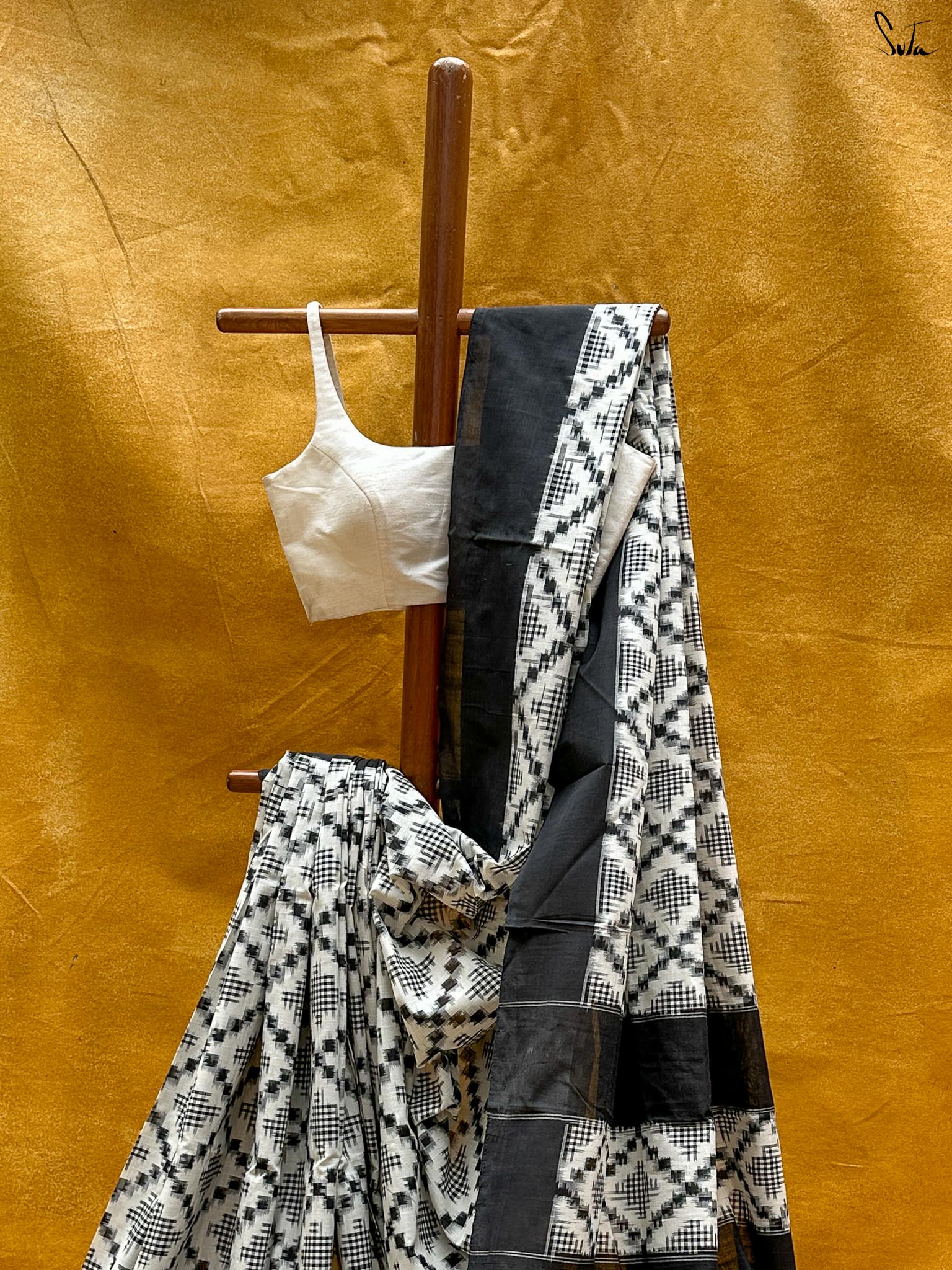 Monochrome Weave