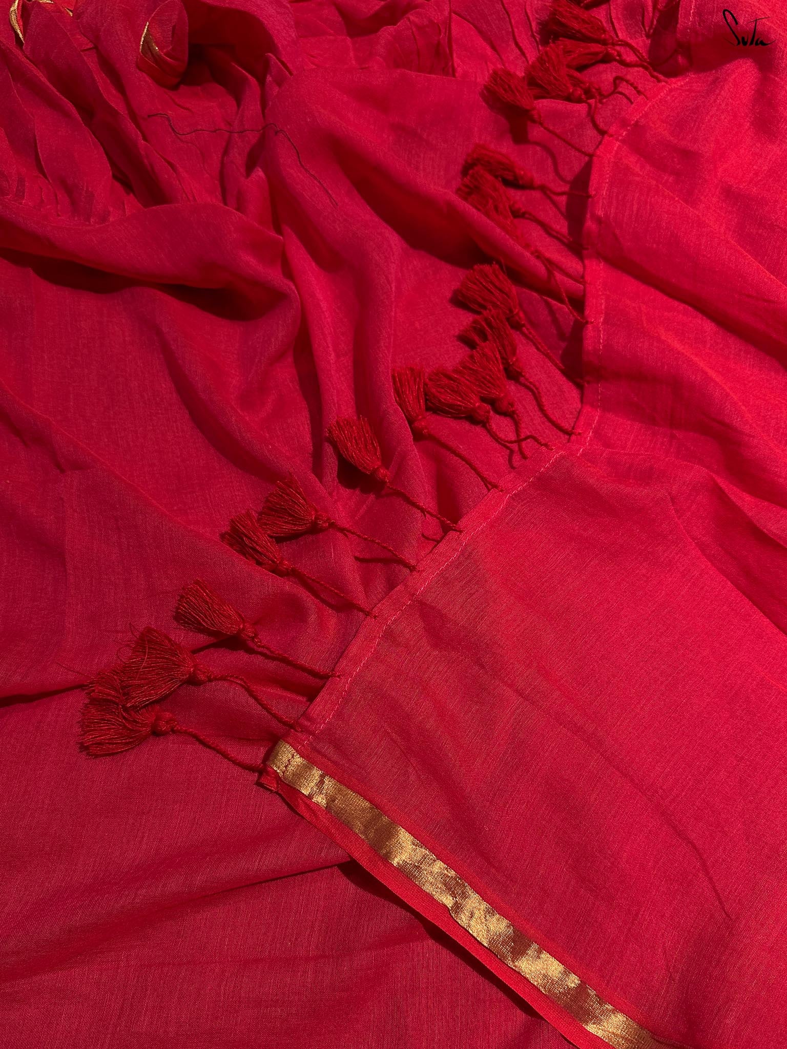 Crimson Frills
