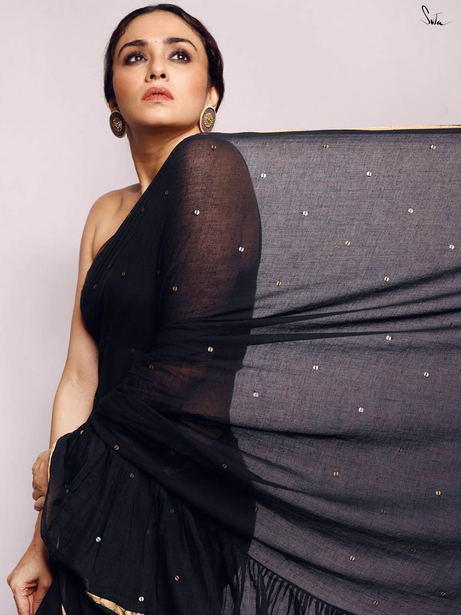 Gilted Black Swirls