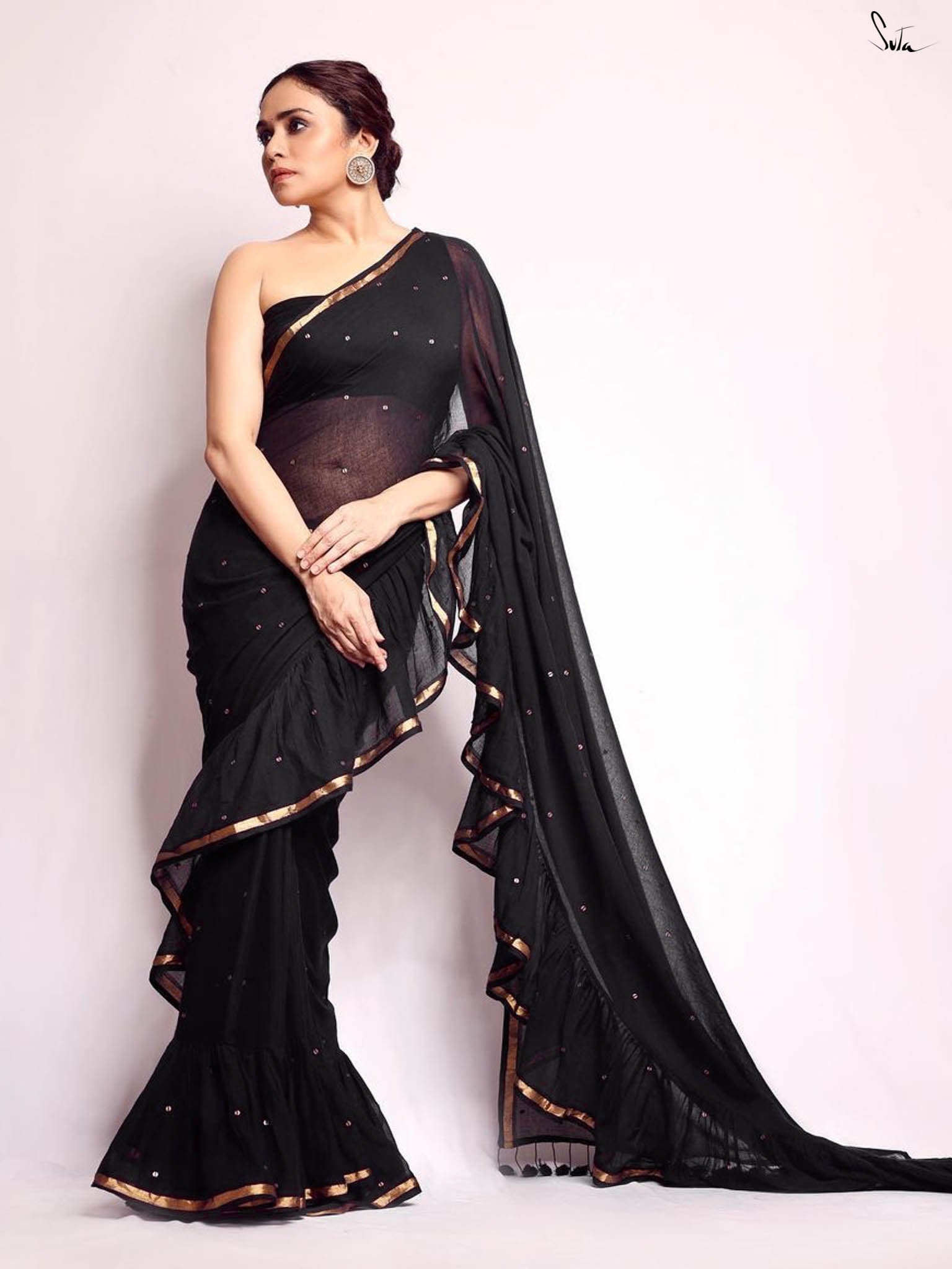 Gilted Black Swirls