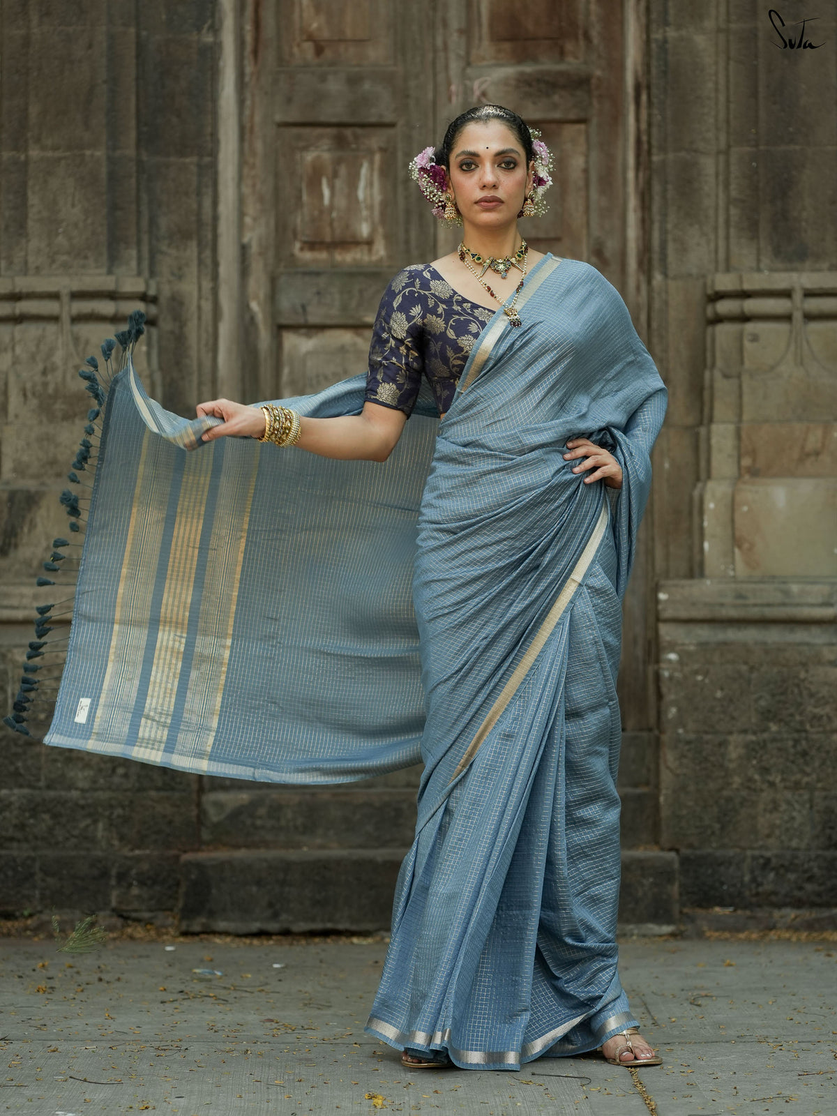 Dhusar Moumita