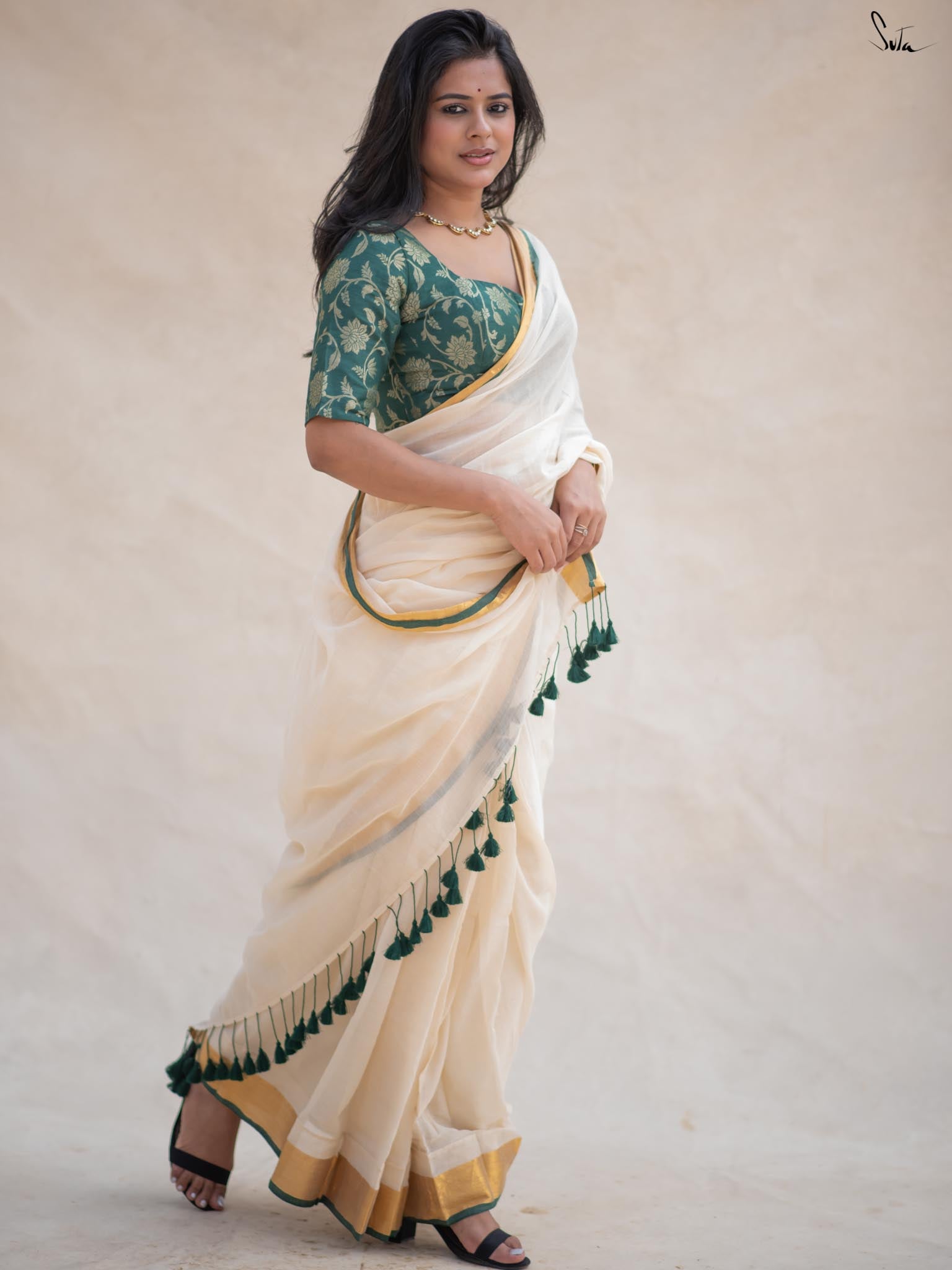 Aavani - RTW