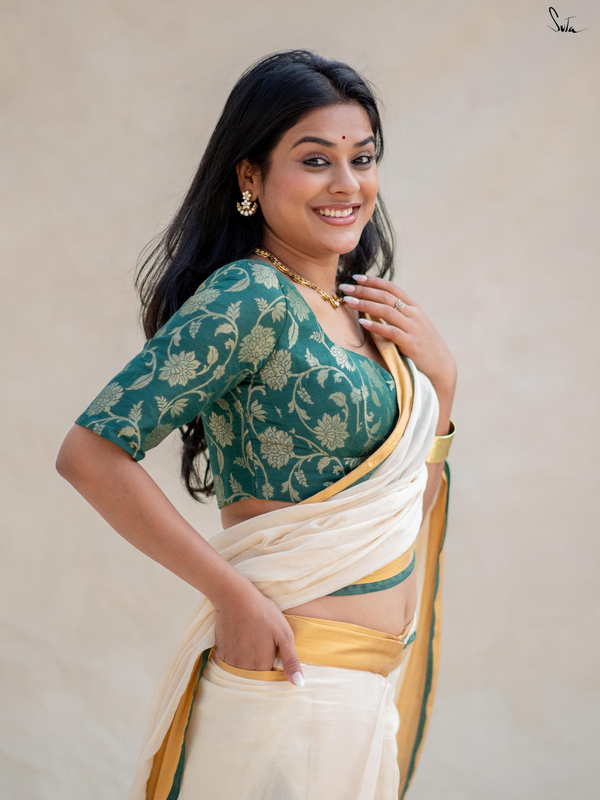 Aavani - RTW
