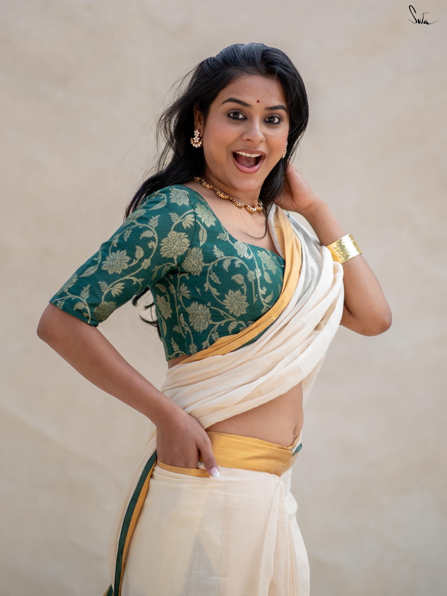 Aavani - RTW