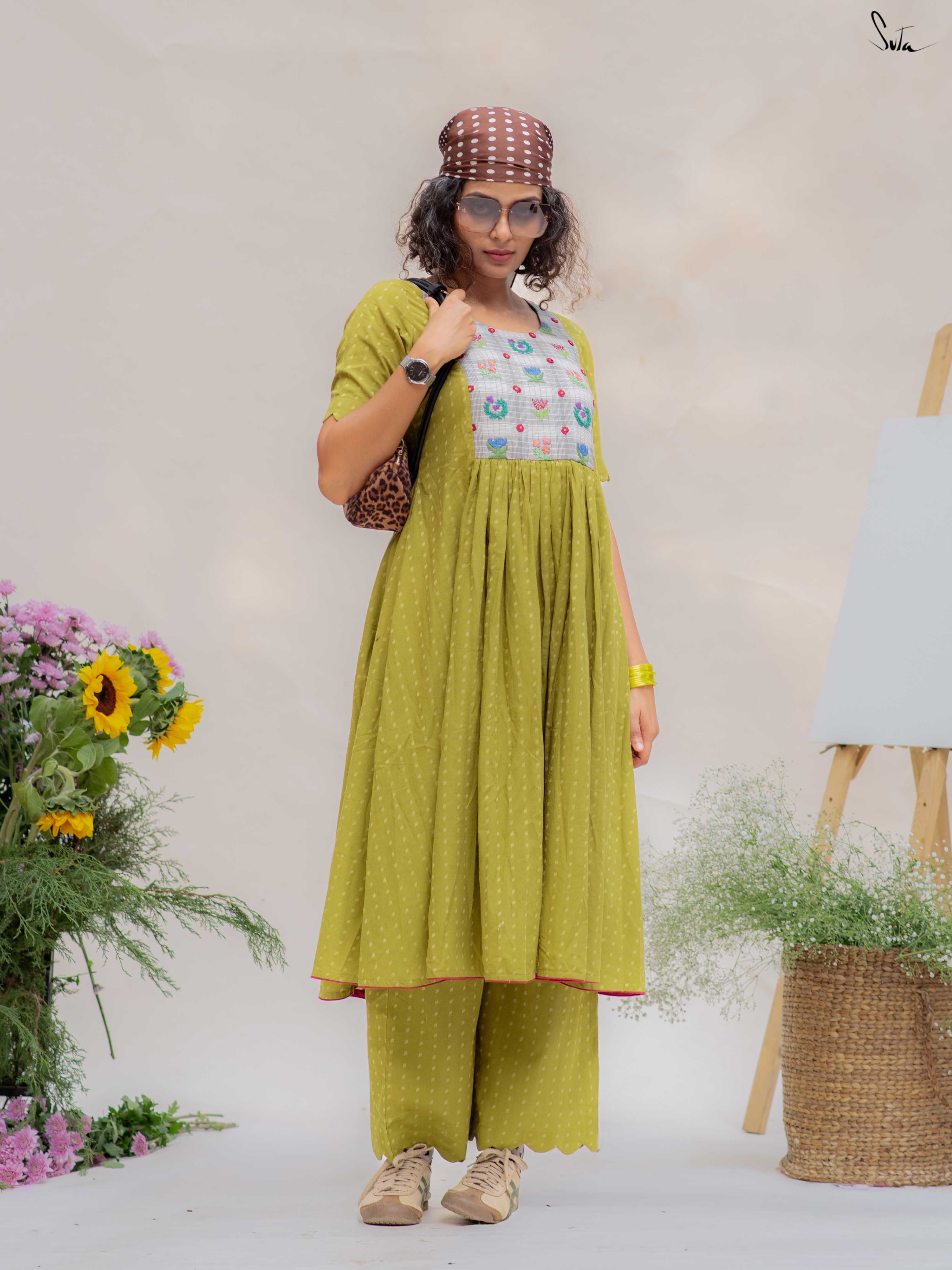 Jhora Pata (Kurta Set)