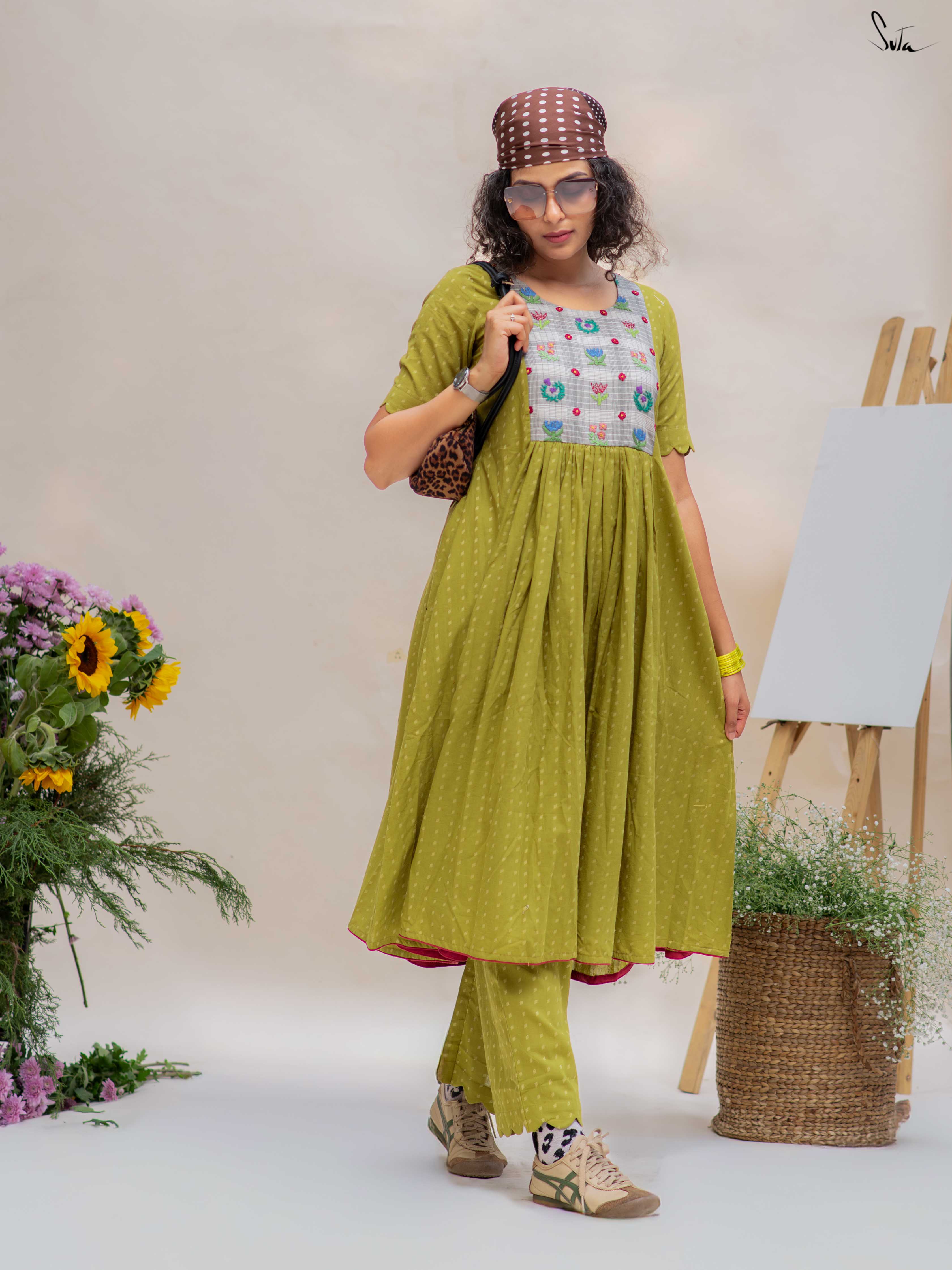 Jhora Pata (Kurta Set)