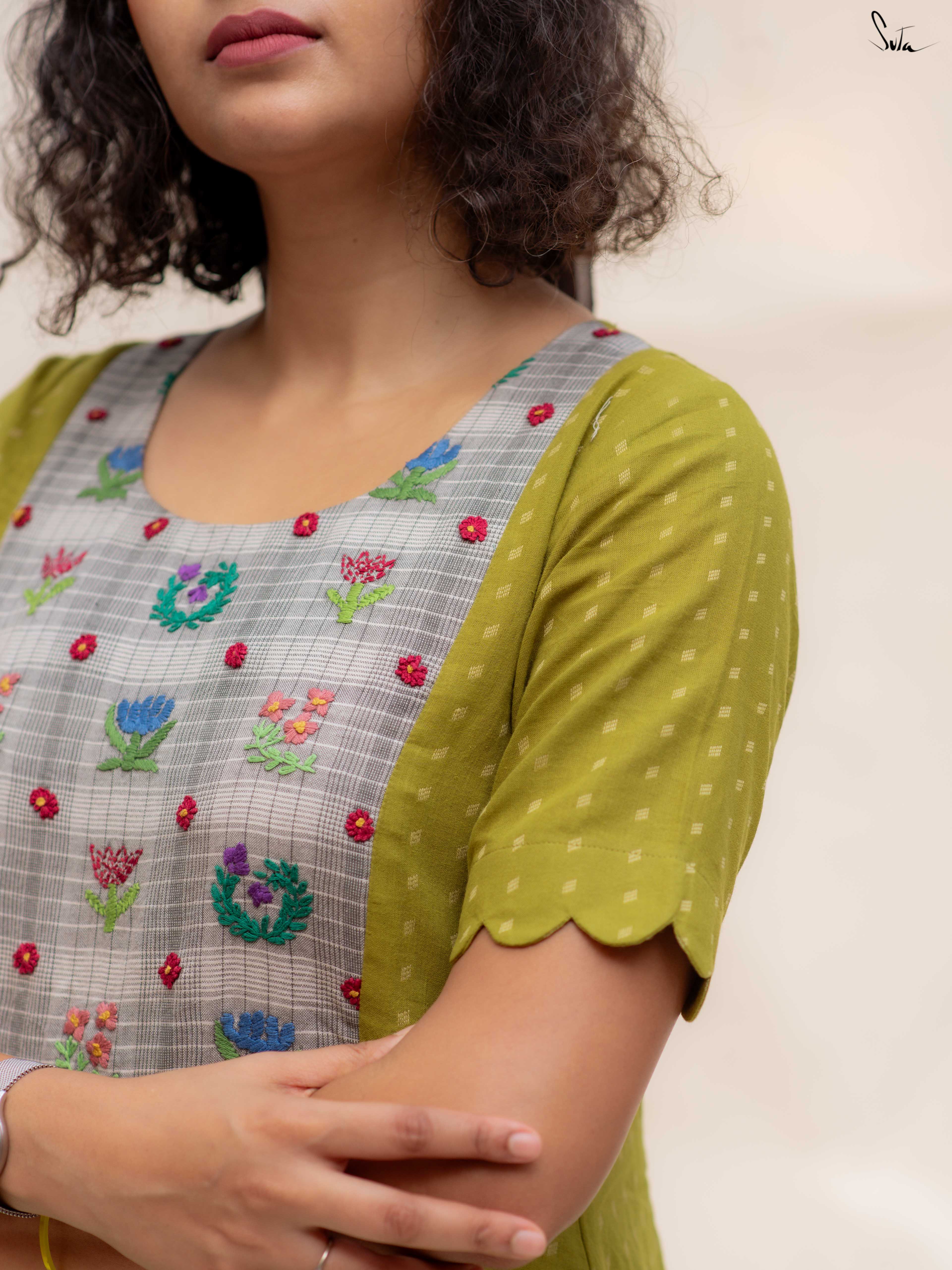 Jhora Pata (Kurta Set)