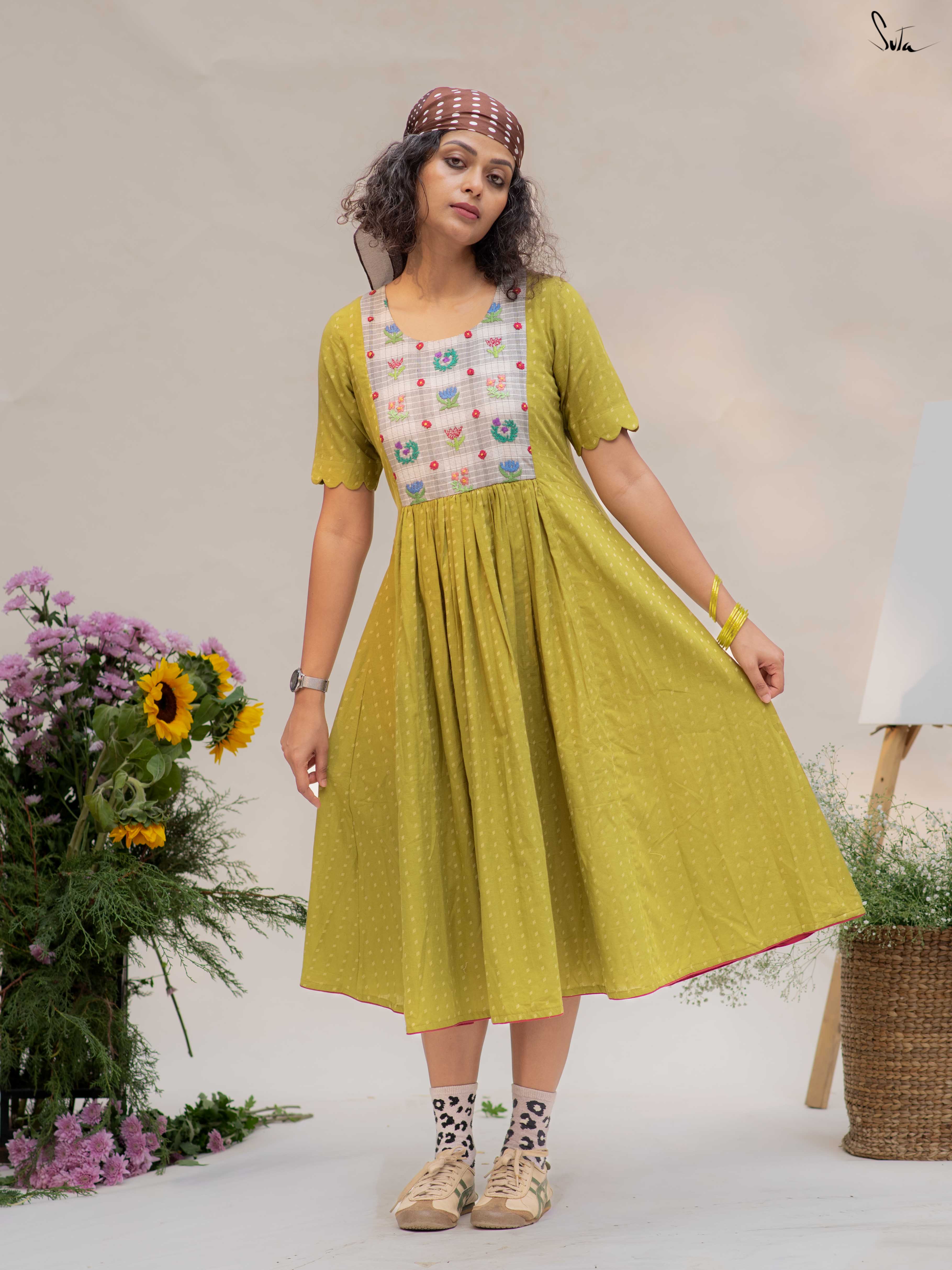 Jhora Pata (Dress)