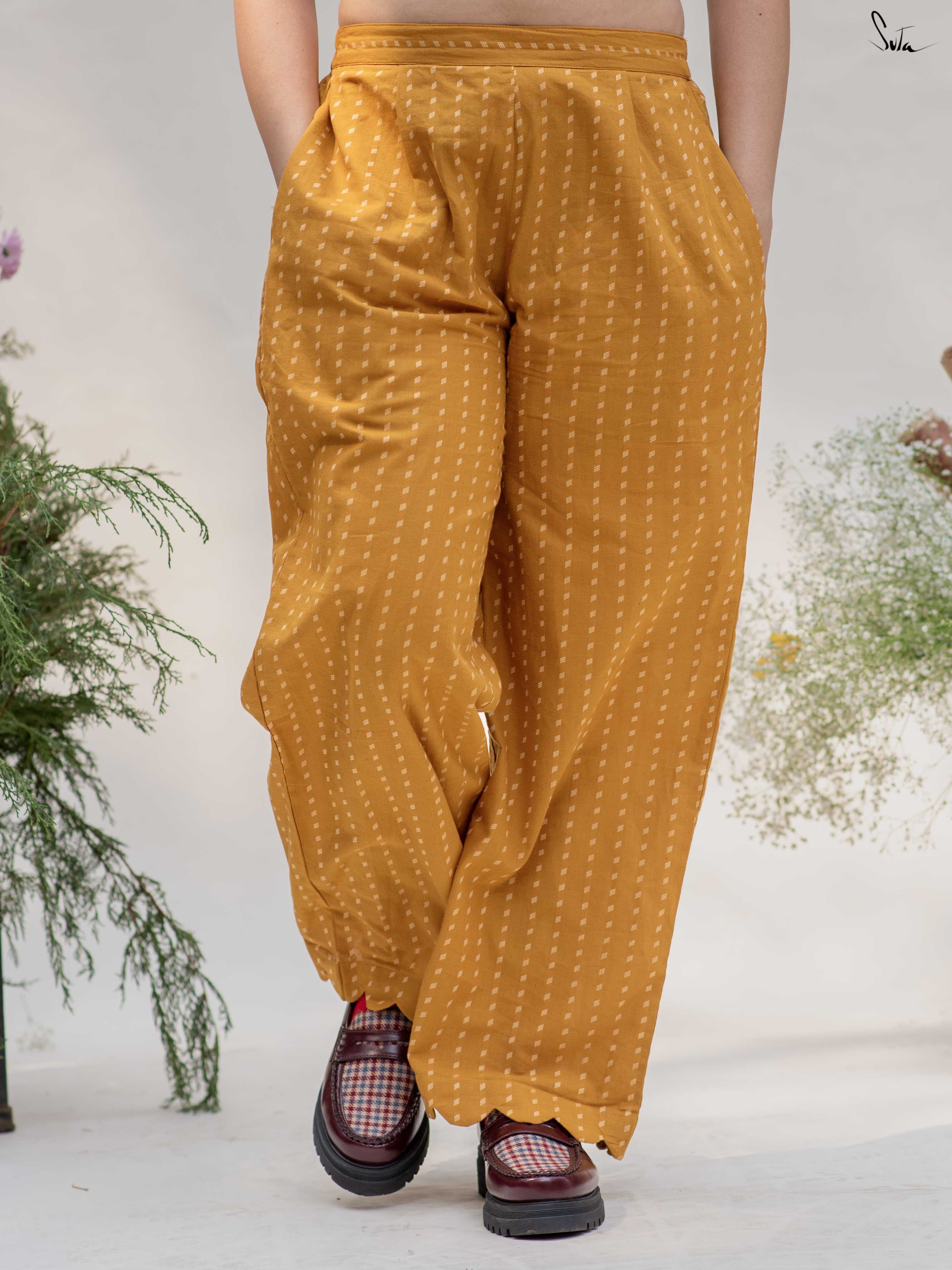 Ushno Pata (Kurta Set)