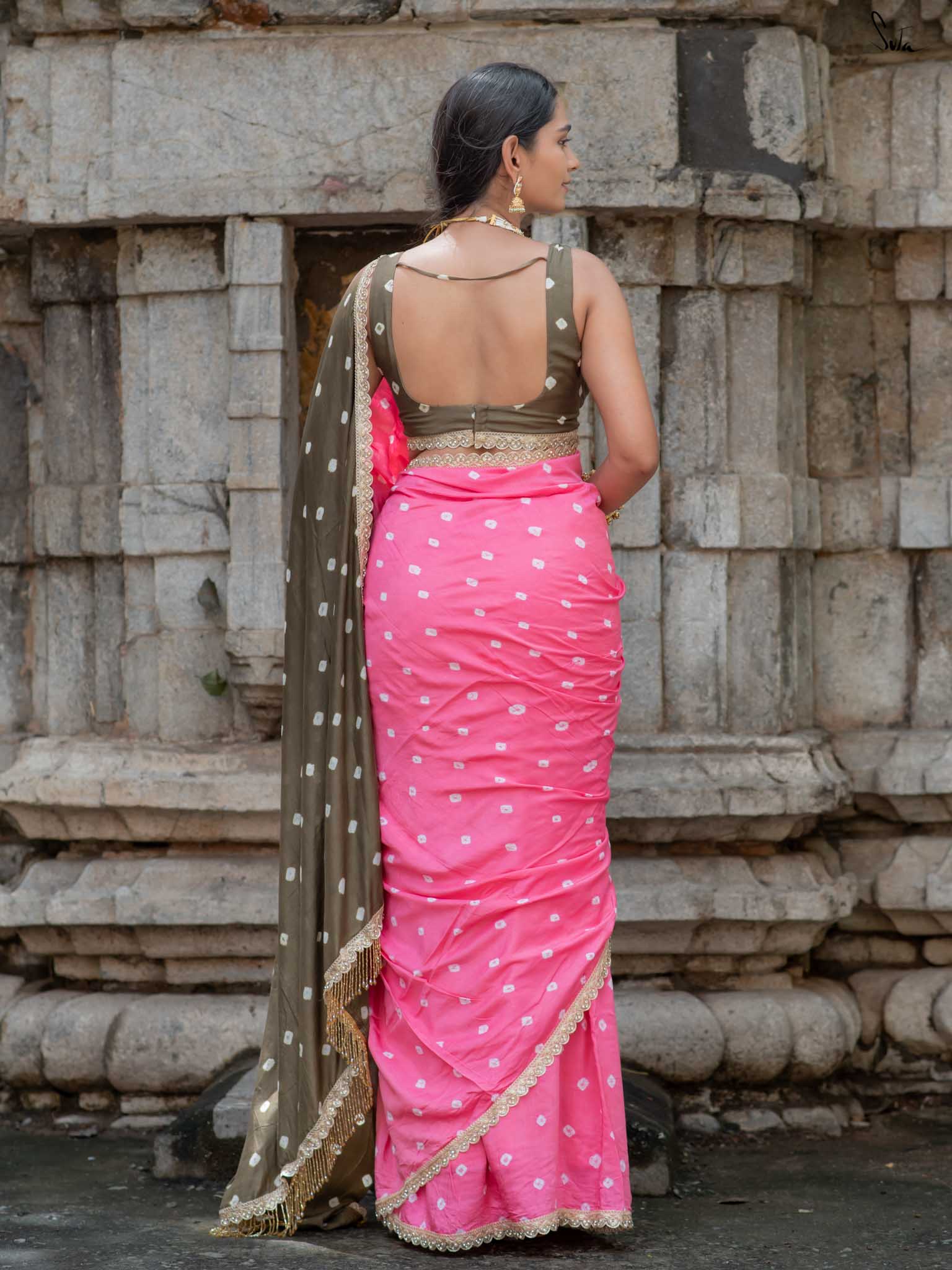 Gulabi Sa Bandhej