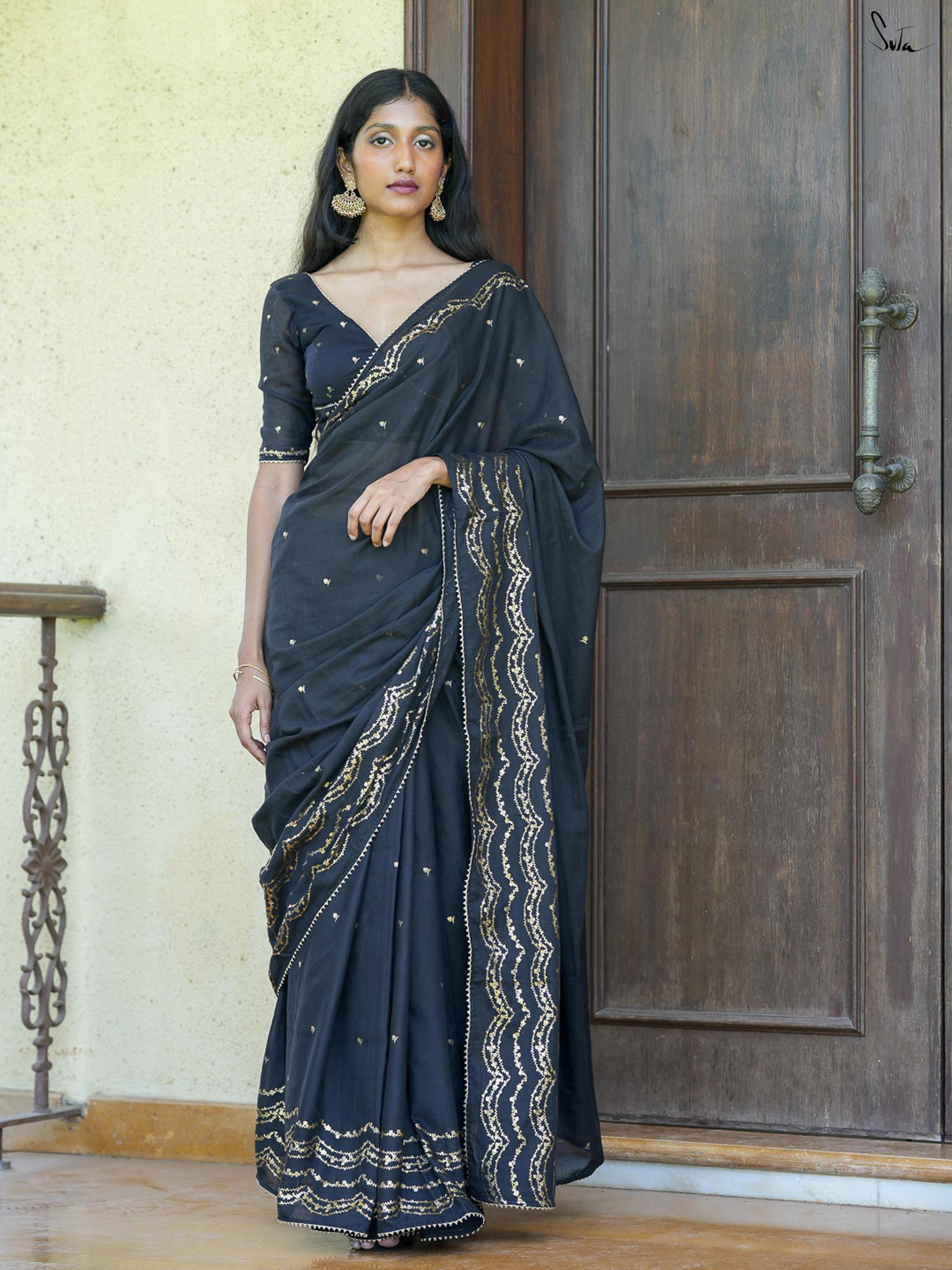 Black Gold Foil Scalloped Print Saree