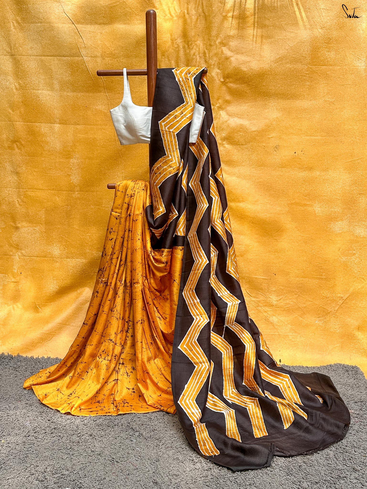 Golpo Batik (Hand Painted Batik Silk Saree)