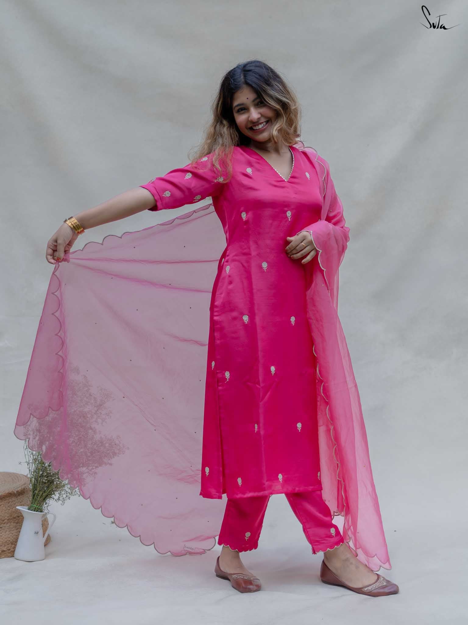 Gulabi Beli