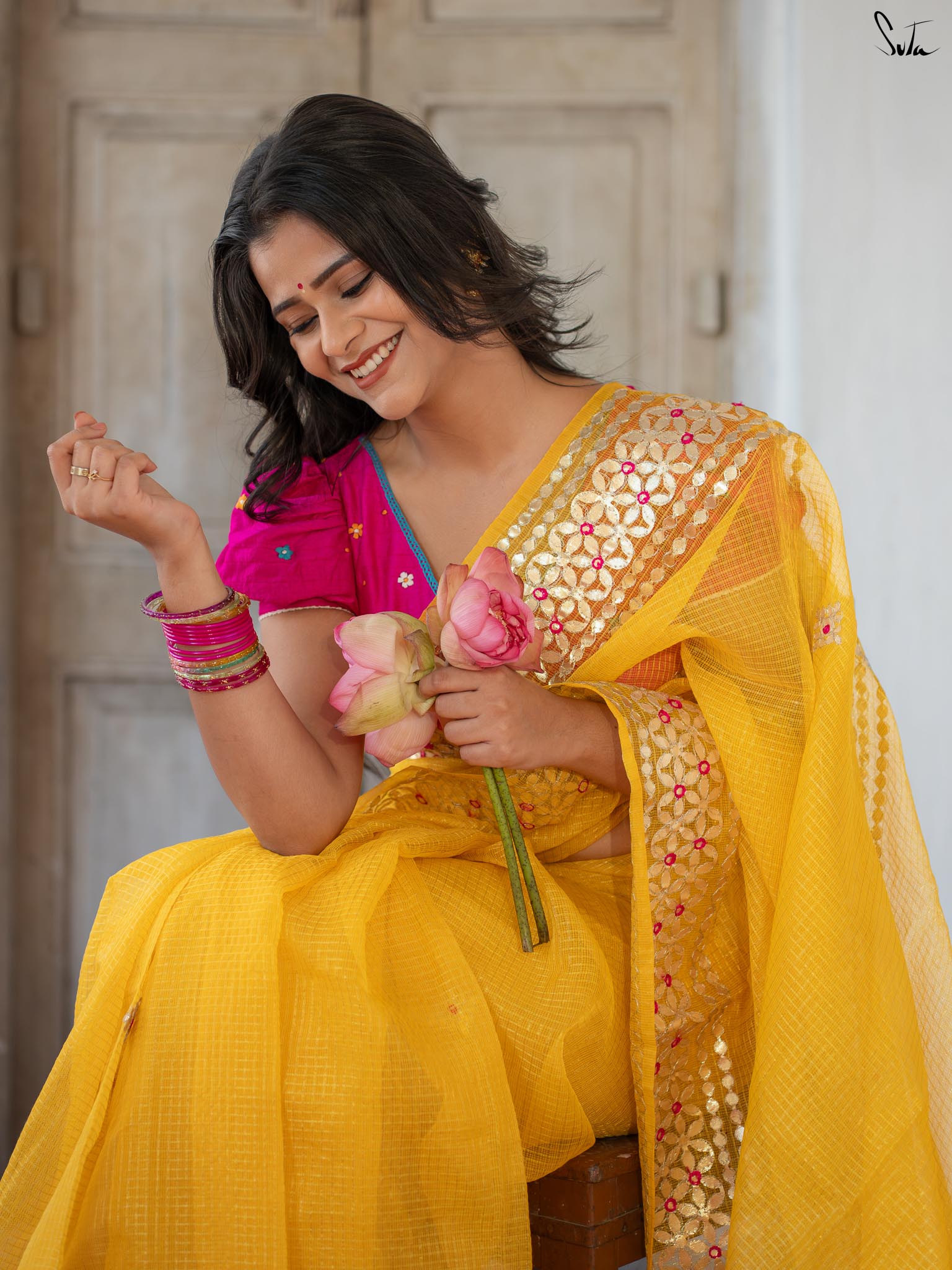 Holud Pakhi