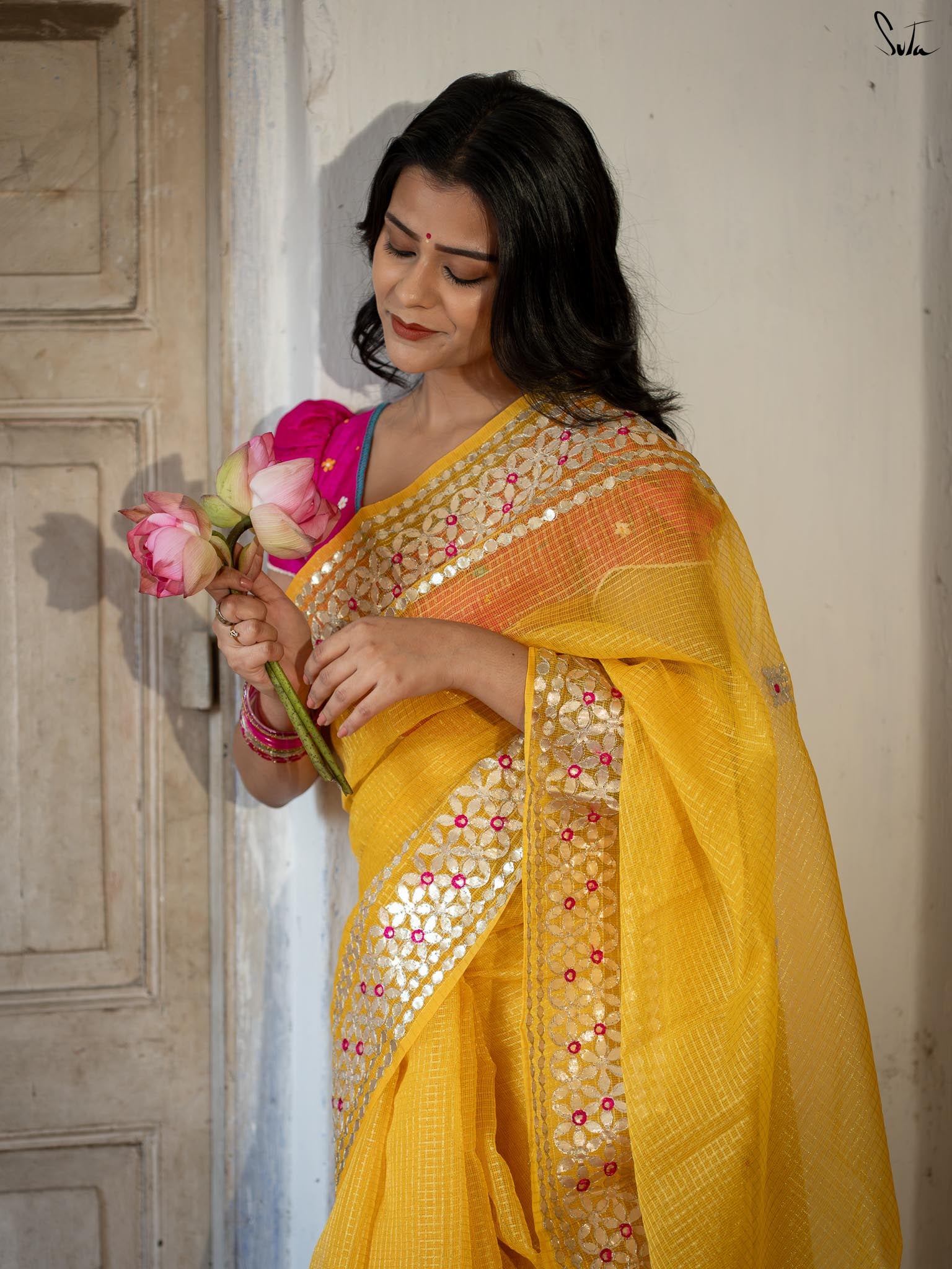 Holud Pakhi