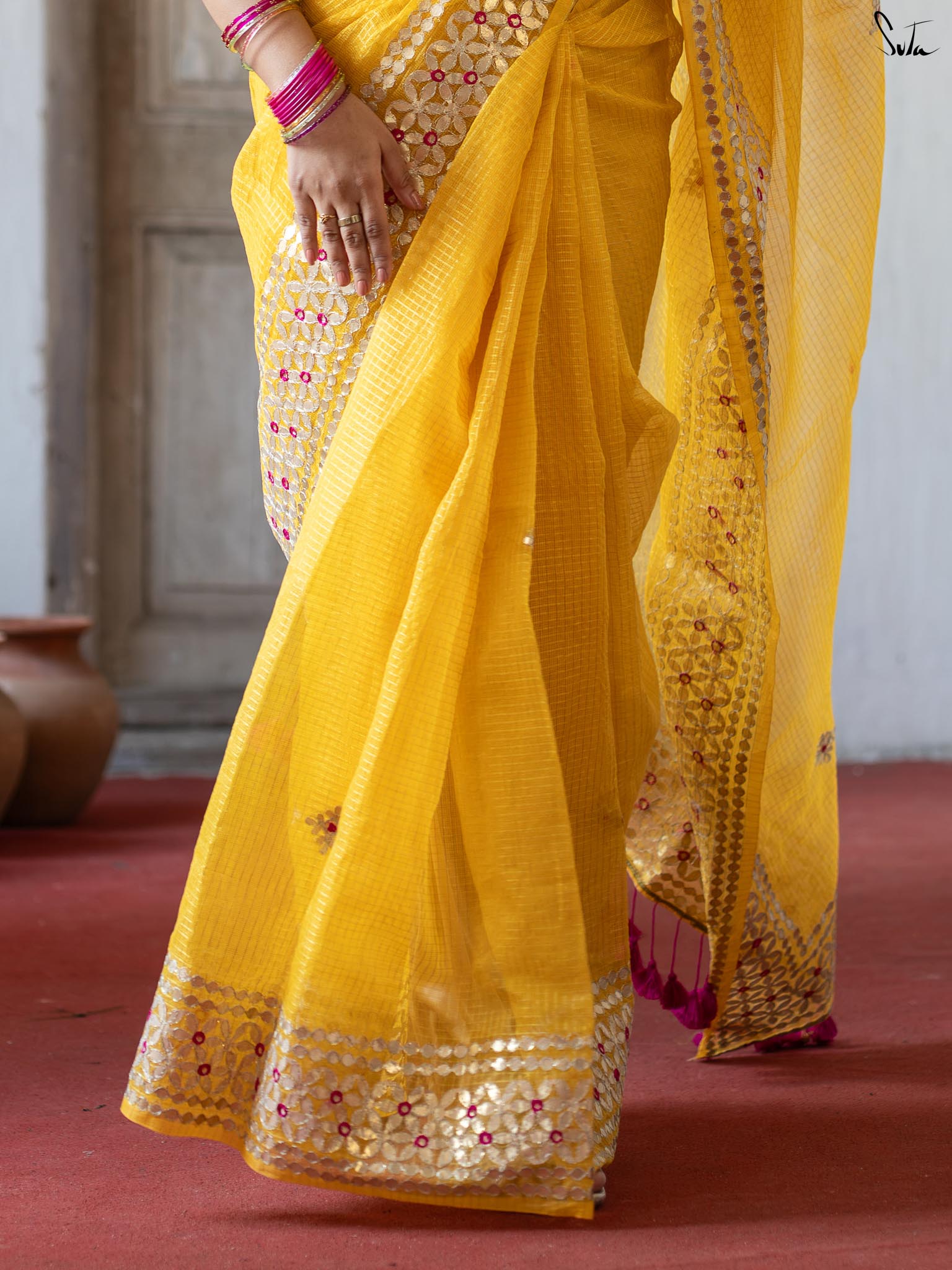 Holud Pakhi