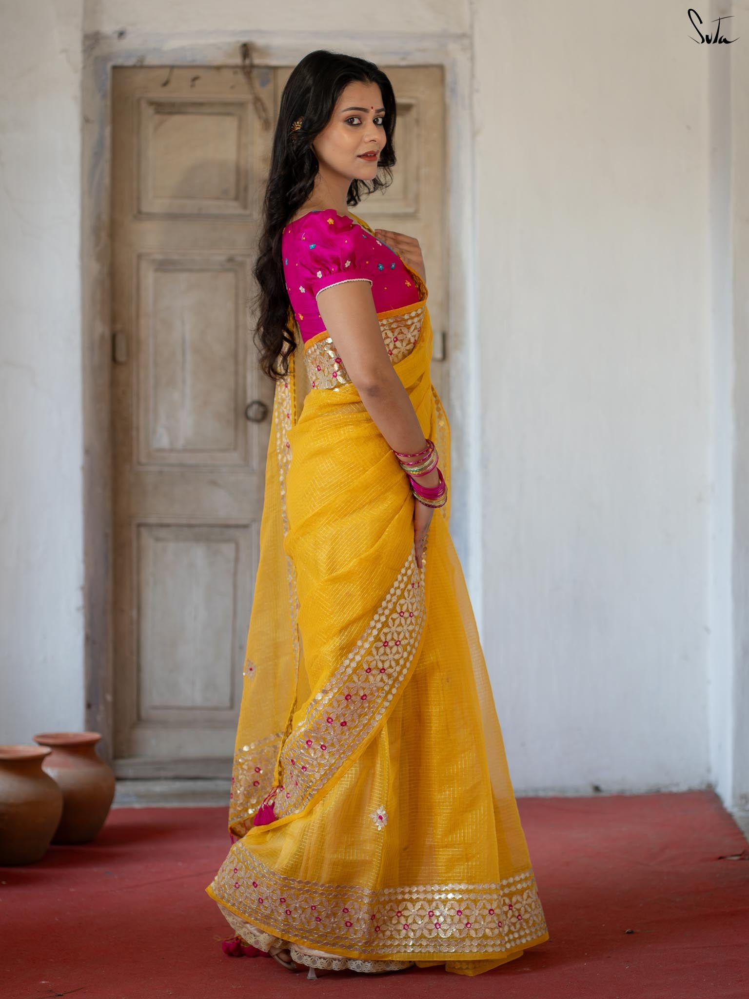 Holud Pakhi