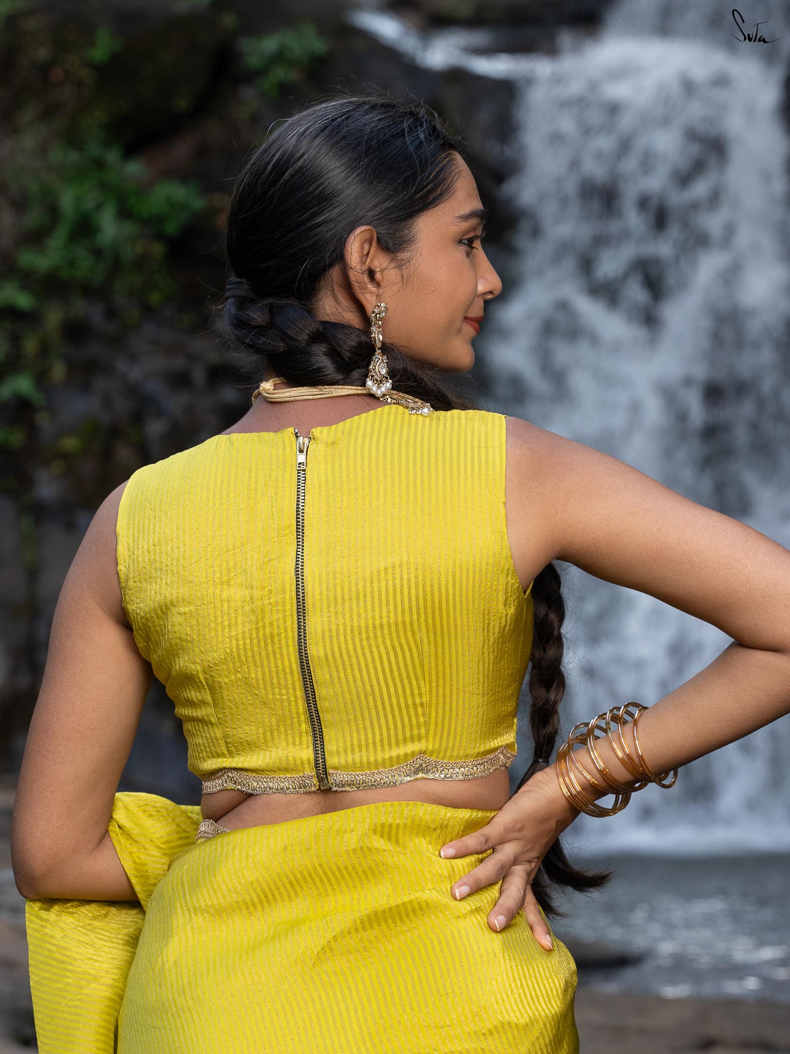 Neon Line Rekha