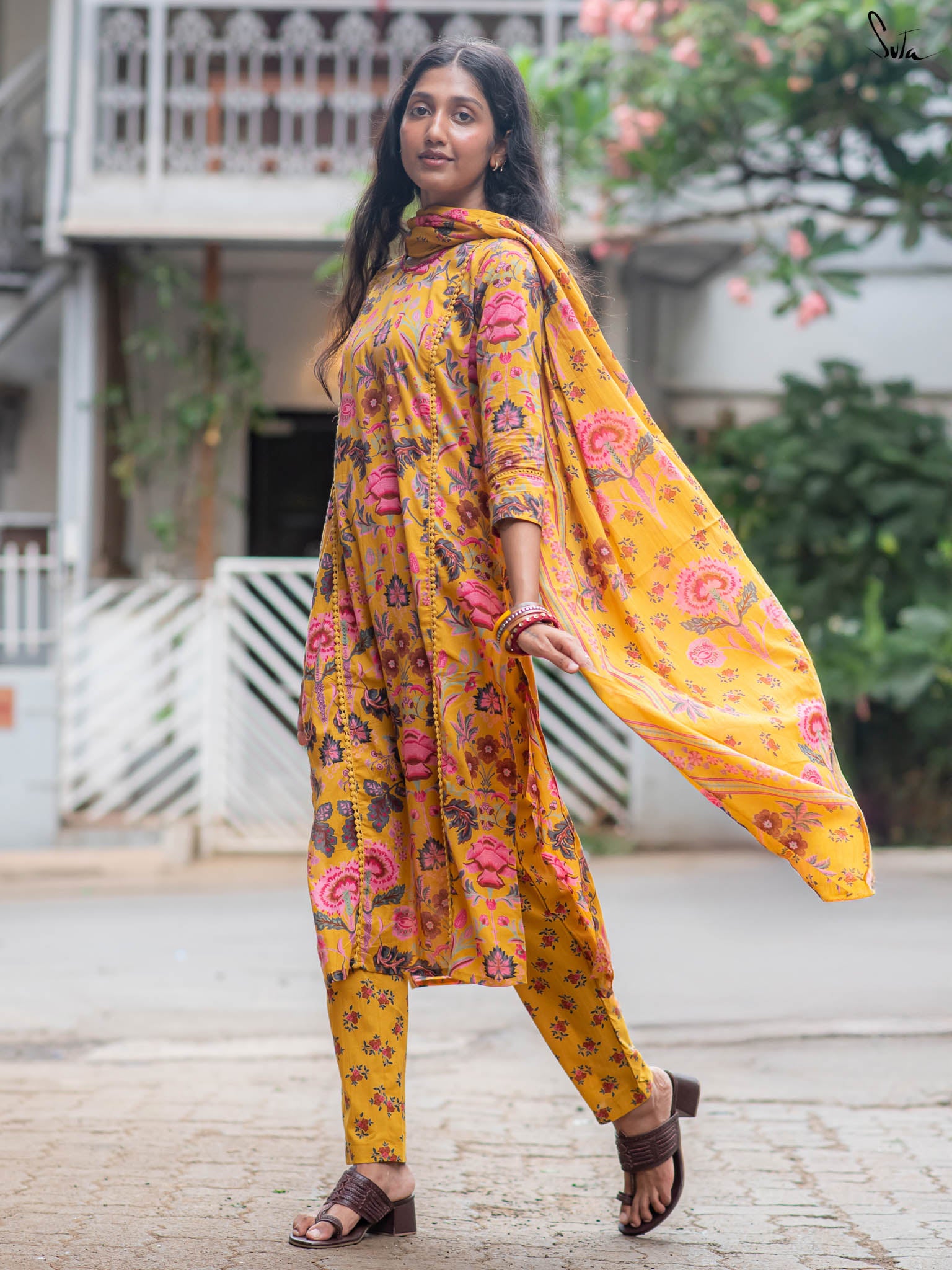 Suta Elbow Sleeves Yellow Cotton Kurta Set