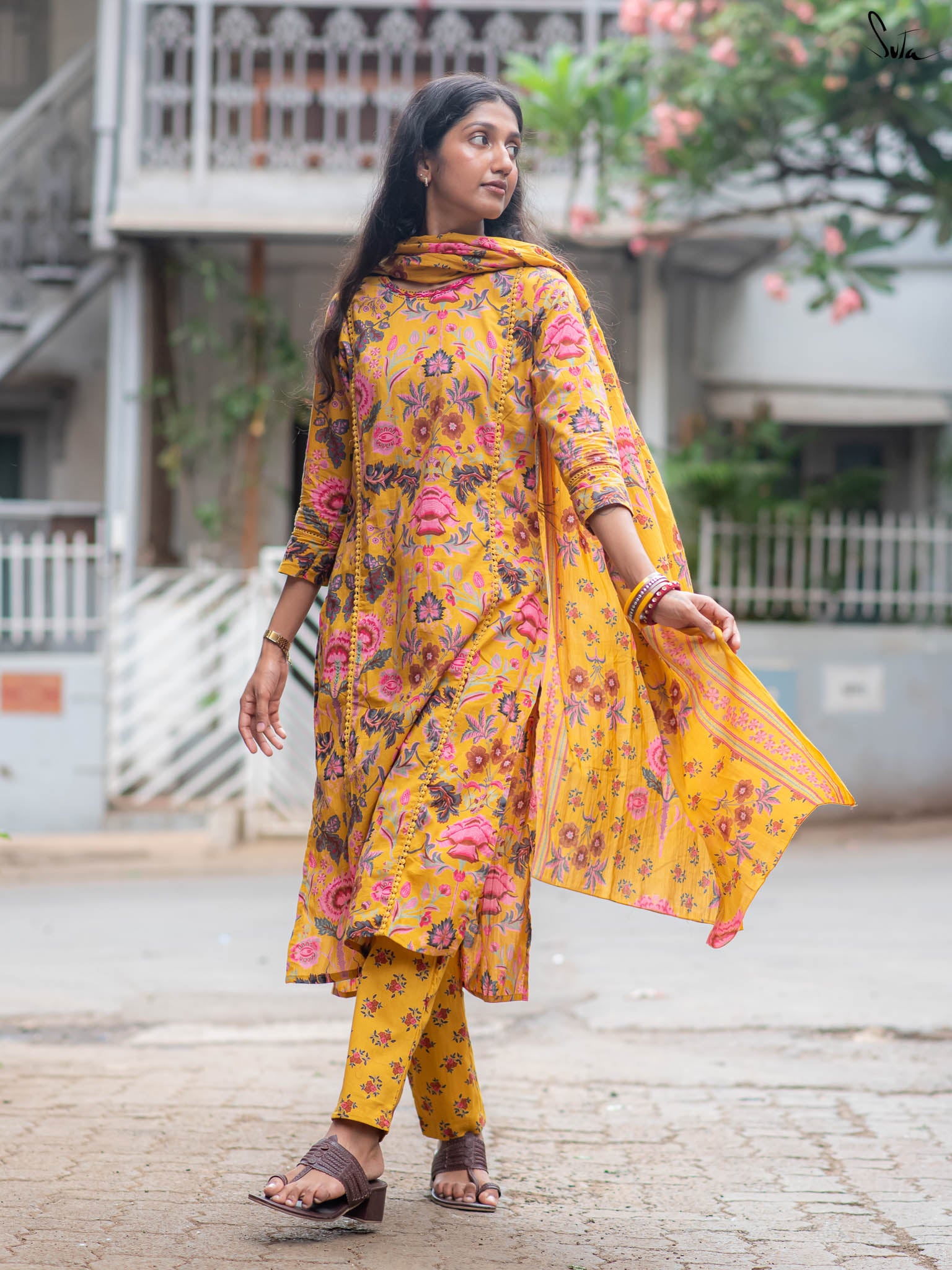 Suta Elbow Sleeves Yellow Cotton Kurta Set