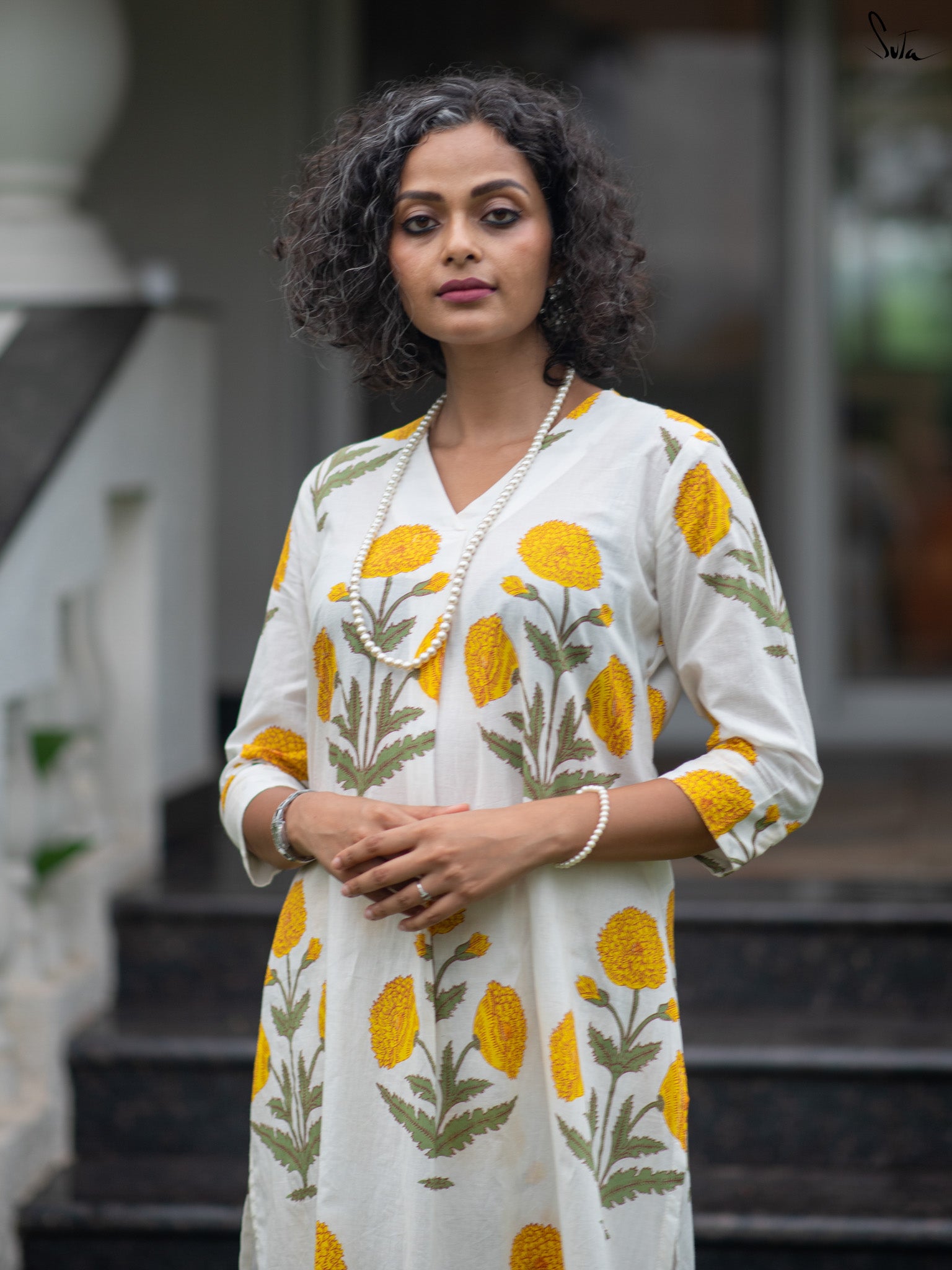 Suta White Cotton Kurta Set With Floral Print