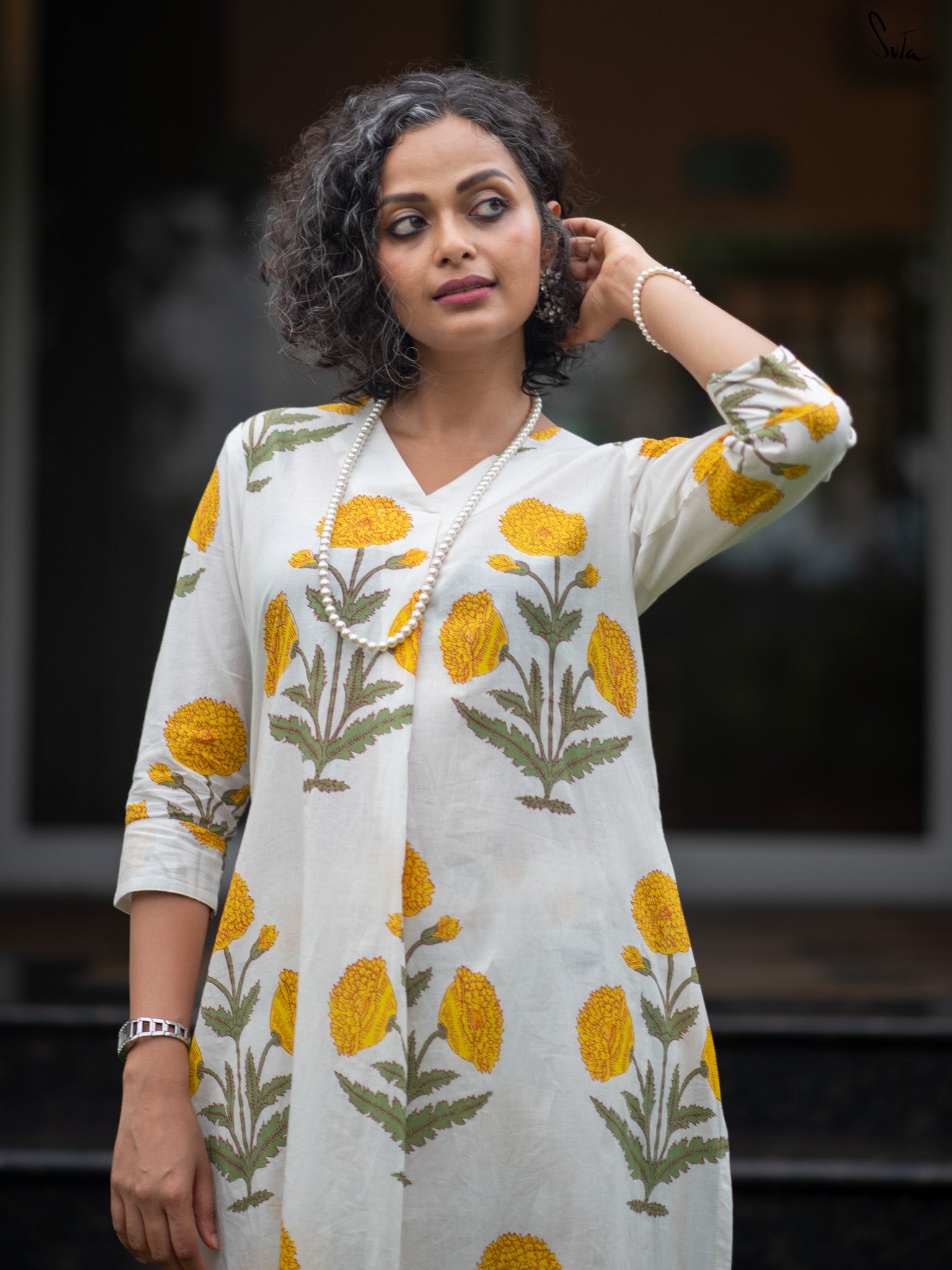 Suta White Cotton Kurta Set With Floral Print