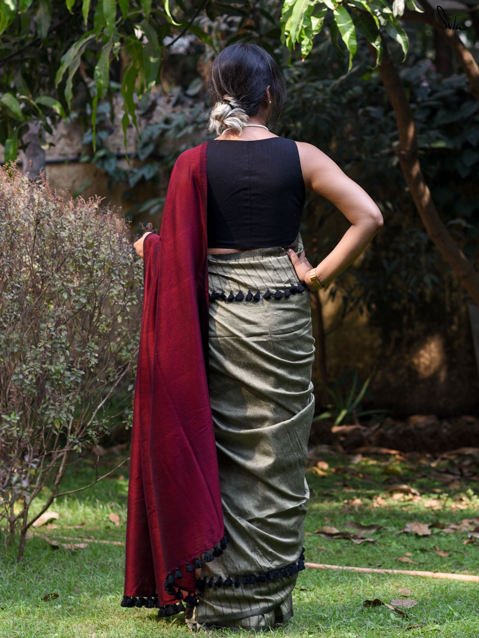 Dark Gold Crayon Saree
