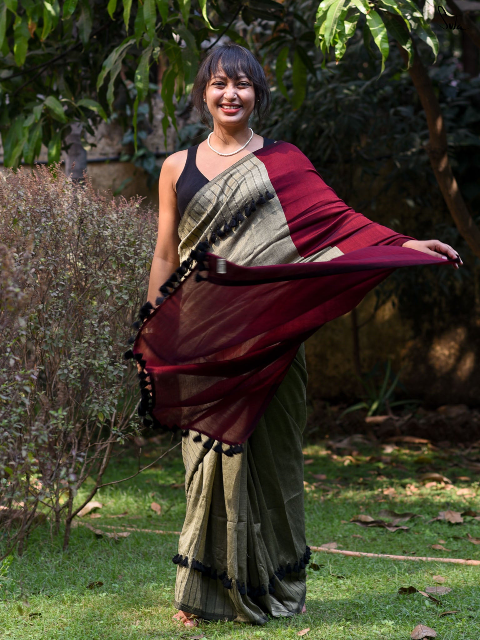 Dark Gold Crayon Saree