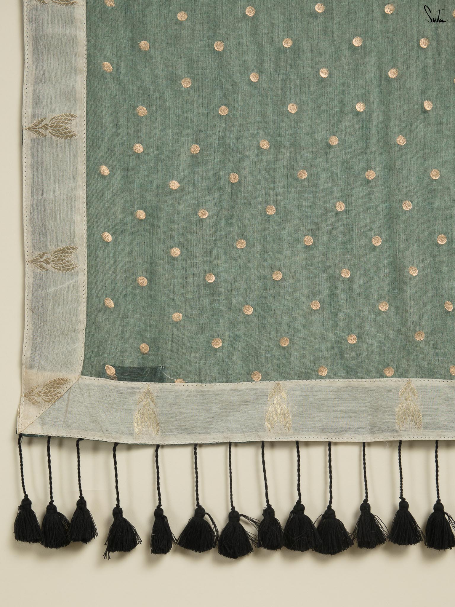 Yashal Saree