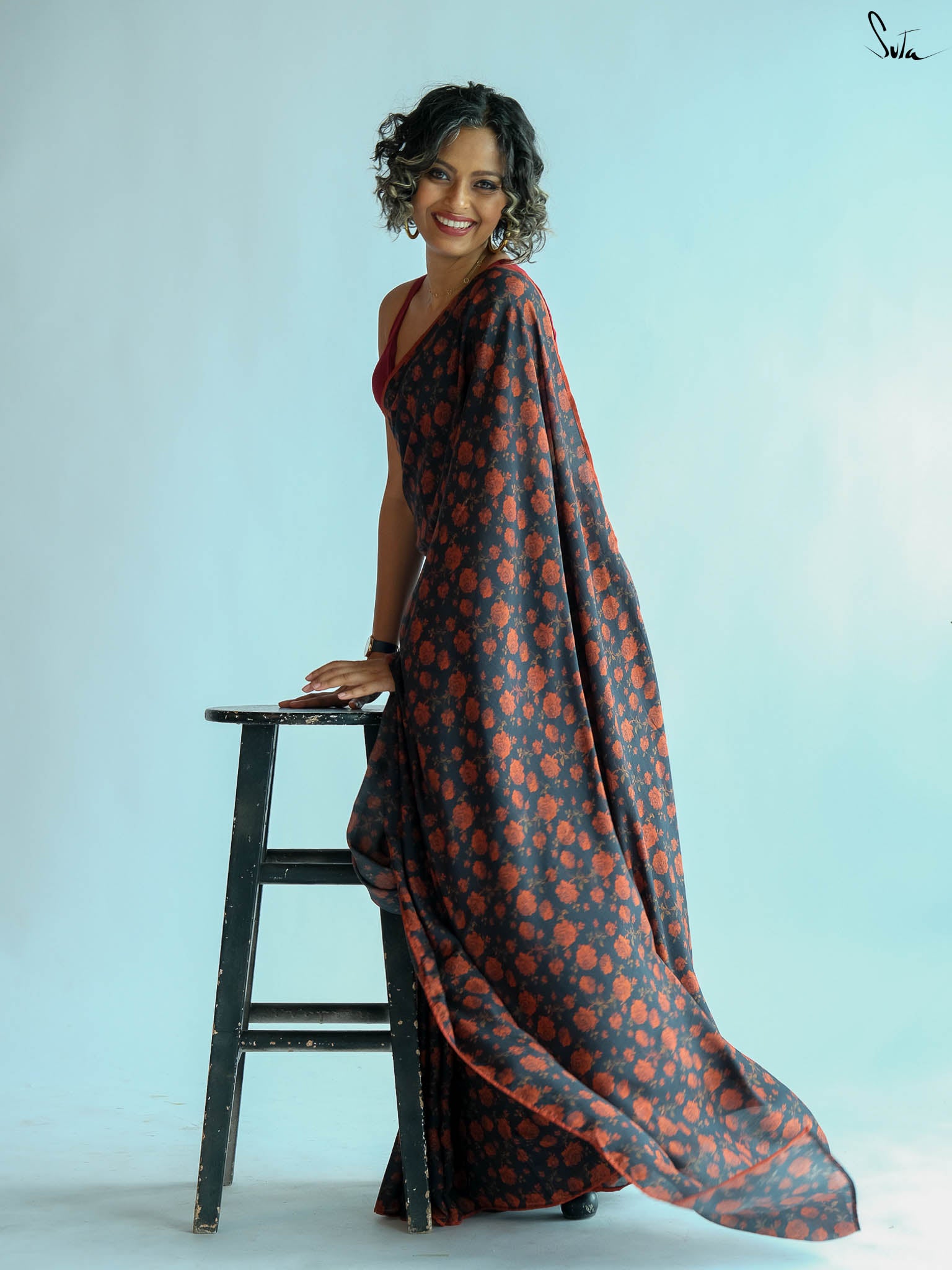Suta Grey & Brown Floral Printed Saree