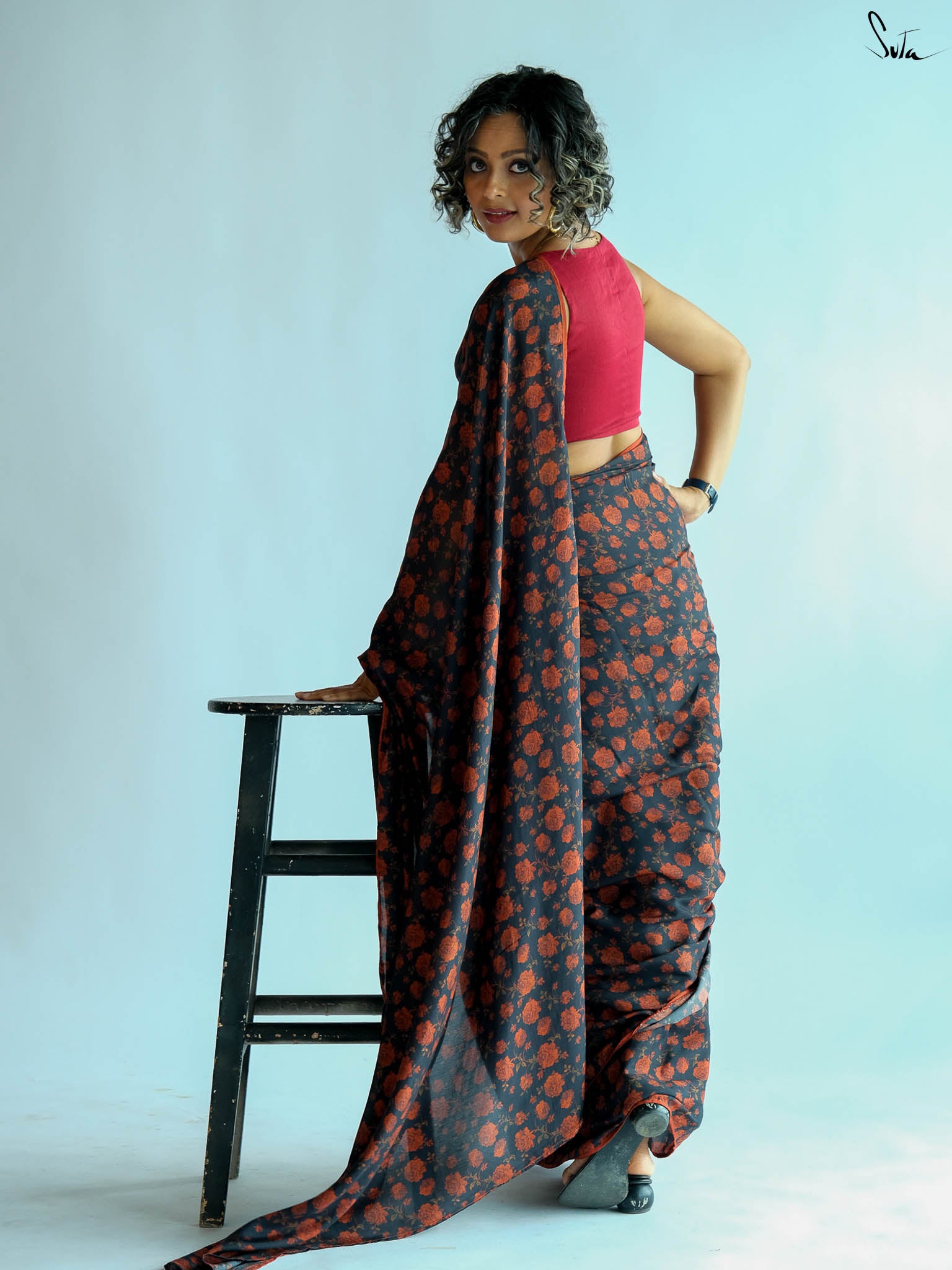 Suta Grey & Brown Floral Printed Saree