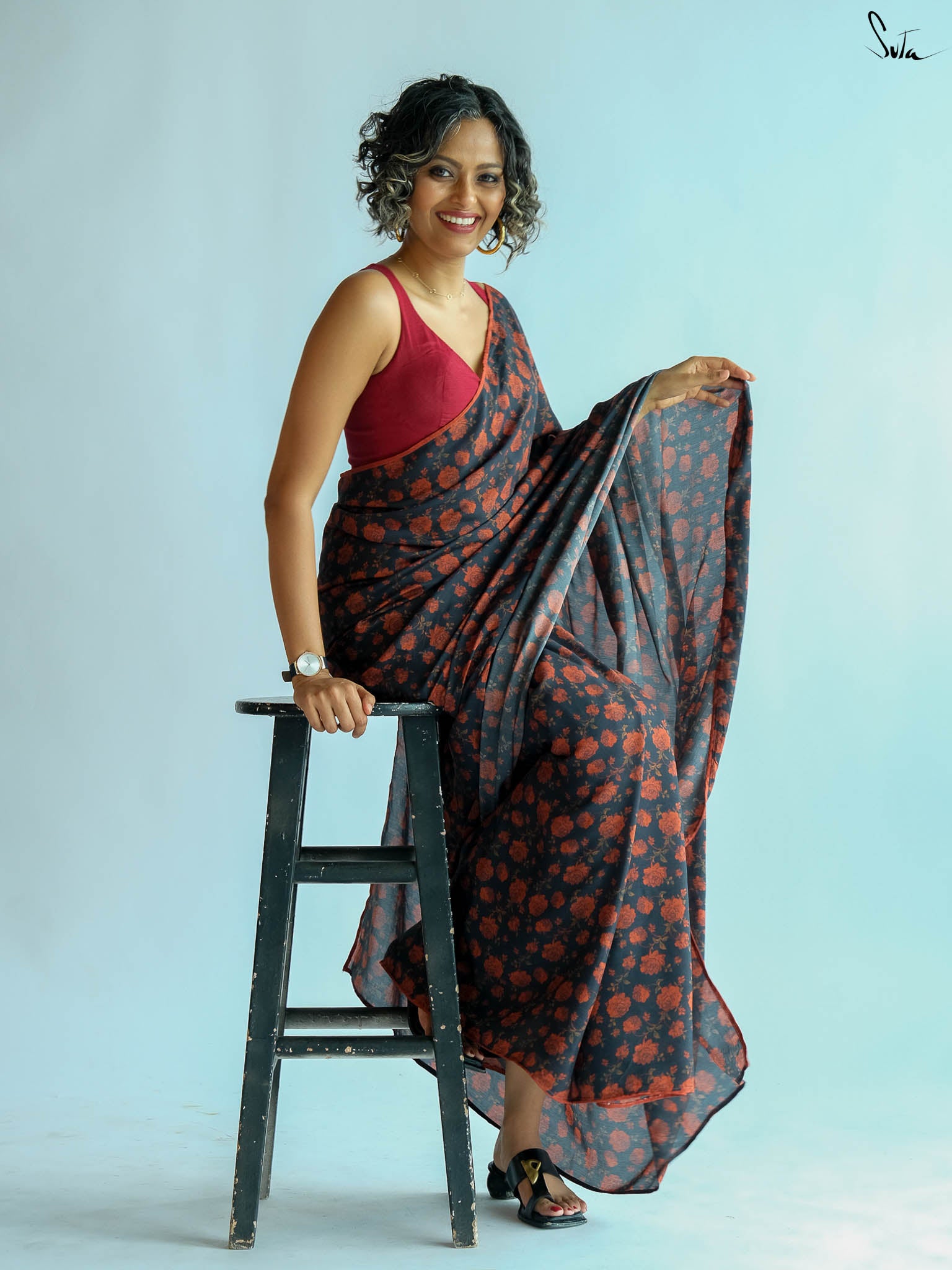 Suta Grey & Brown Floral Printed Saree