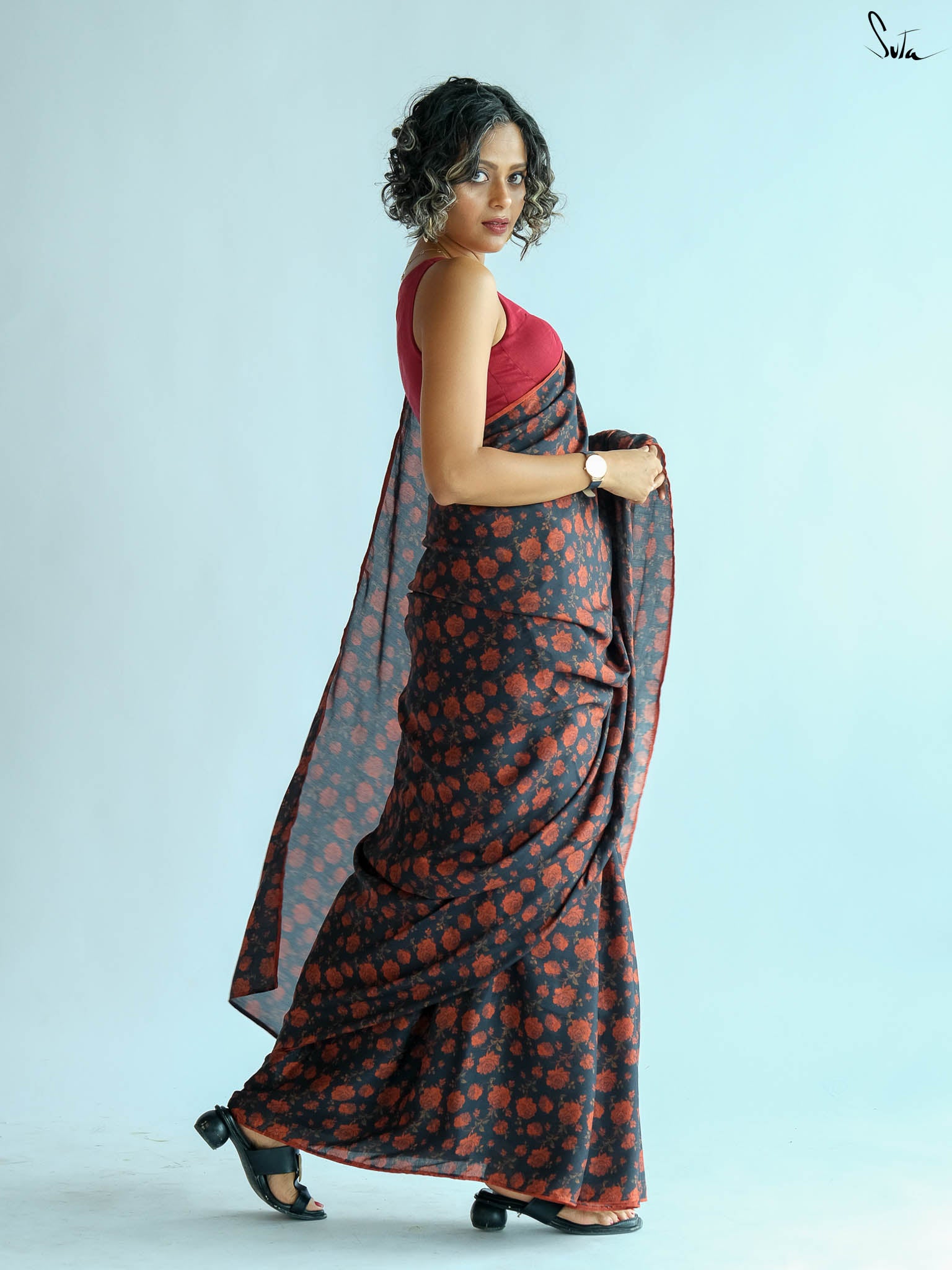 Suta Grey & Brown Floral Printed Saree