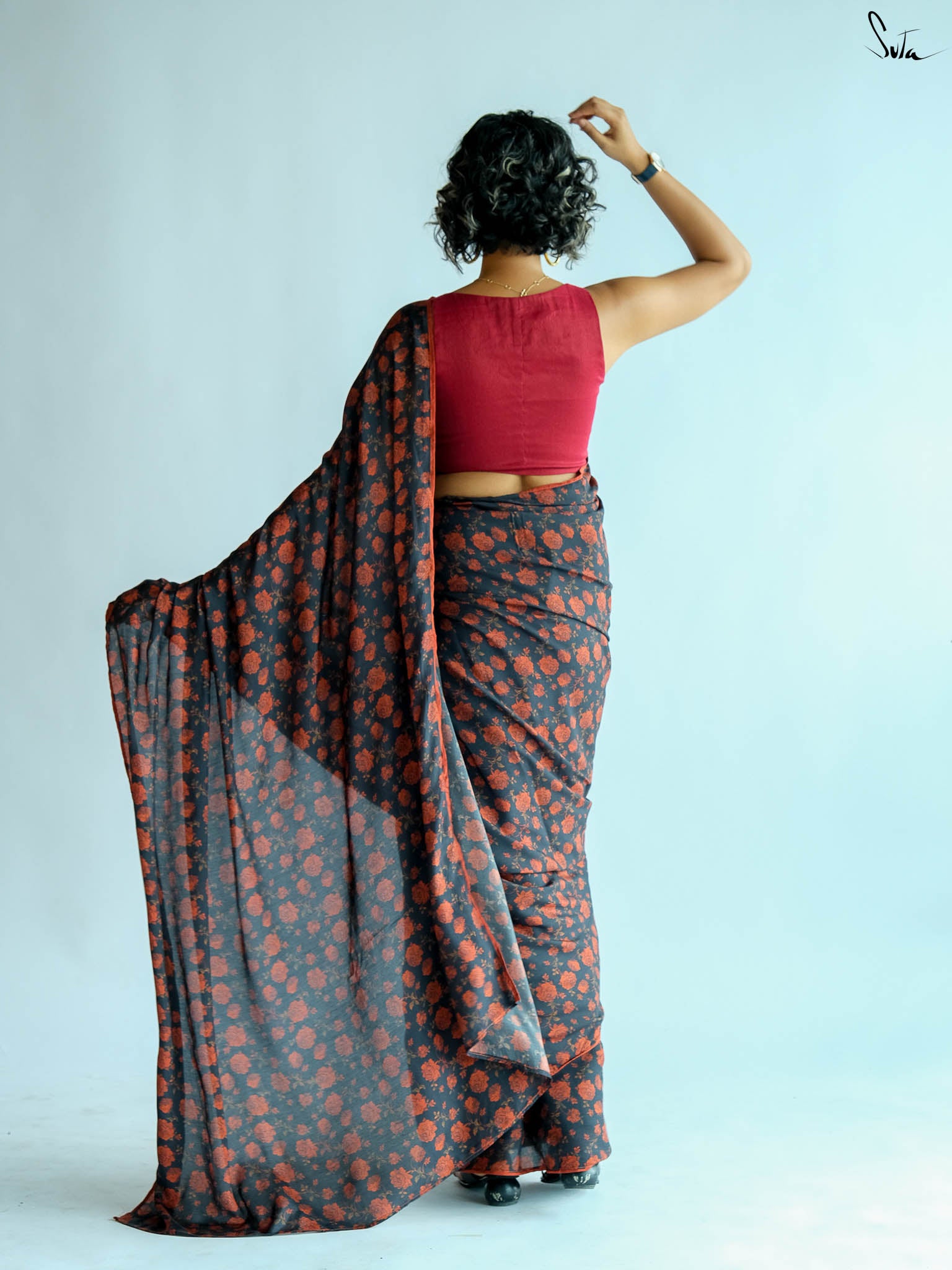 Suta Grey & Brown Floral Printed Saree