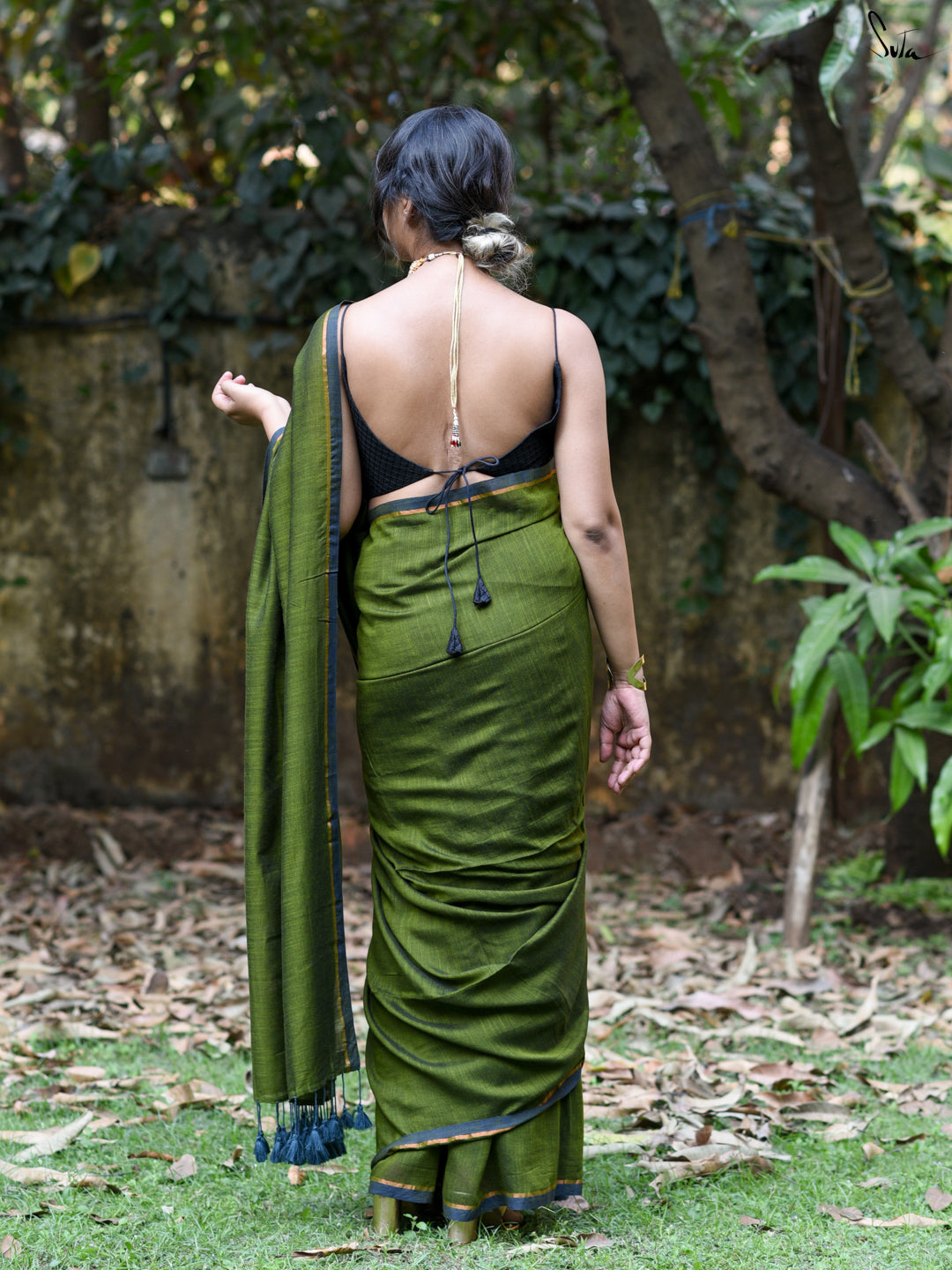 Grinding In Green Saree