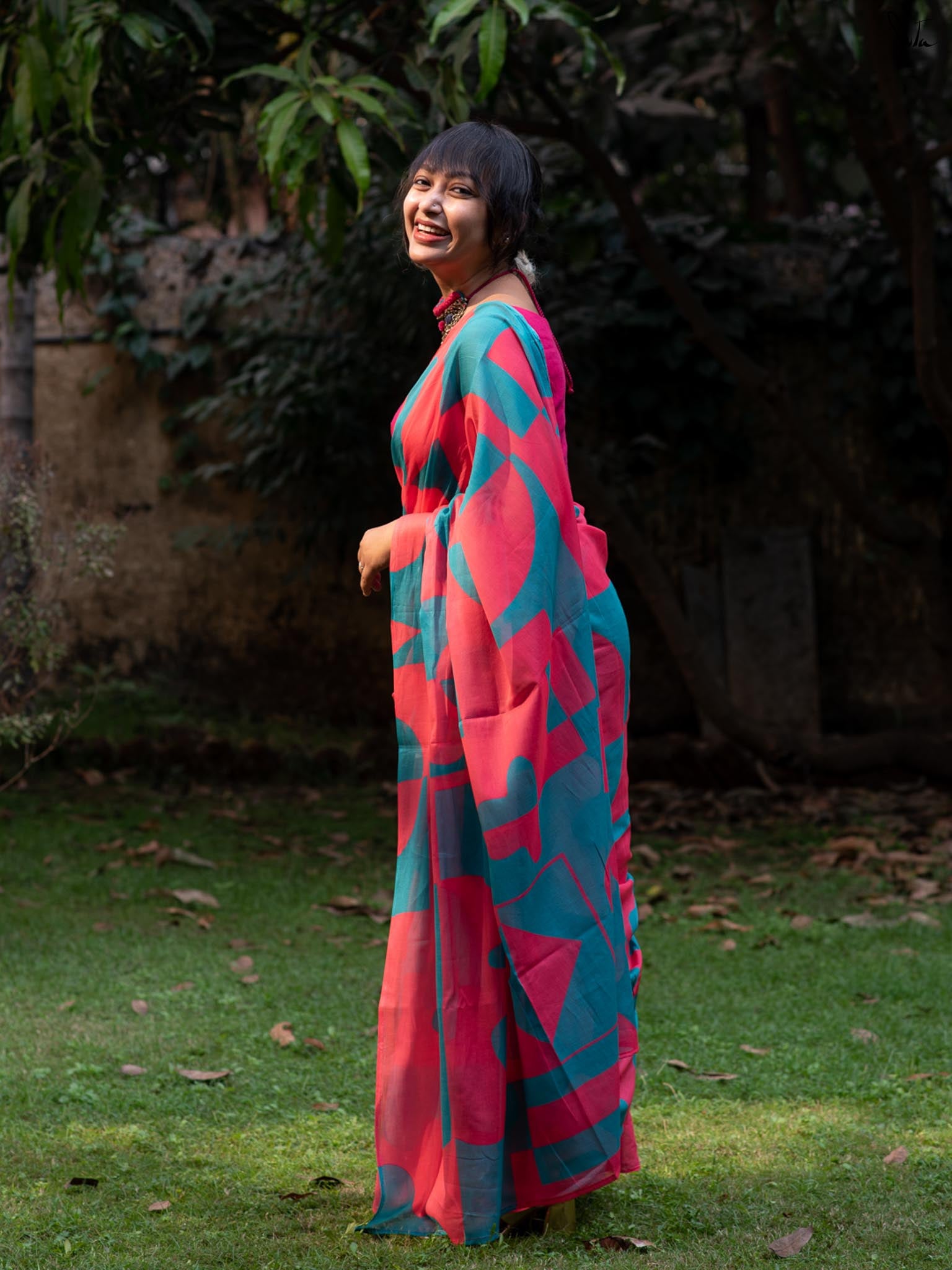 Double Trouble: Off White/Red Saree