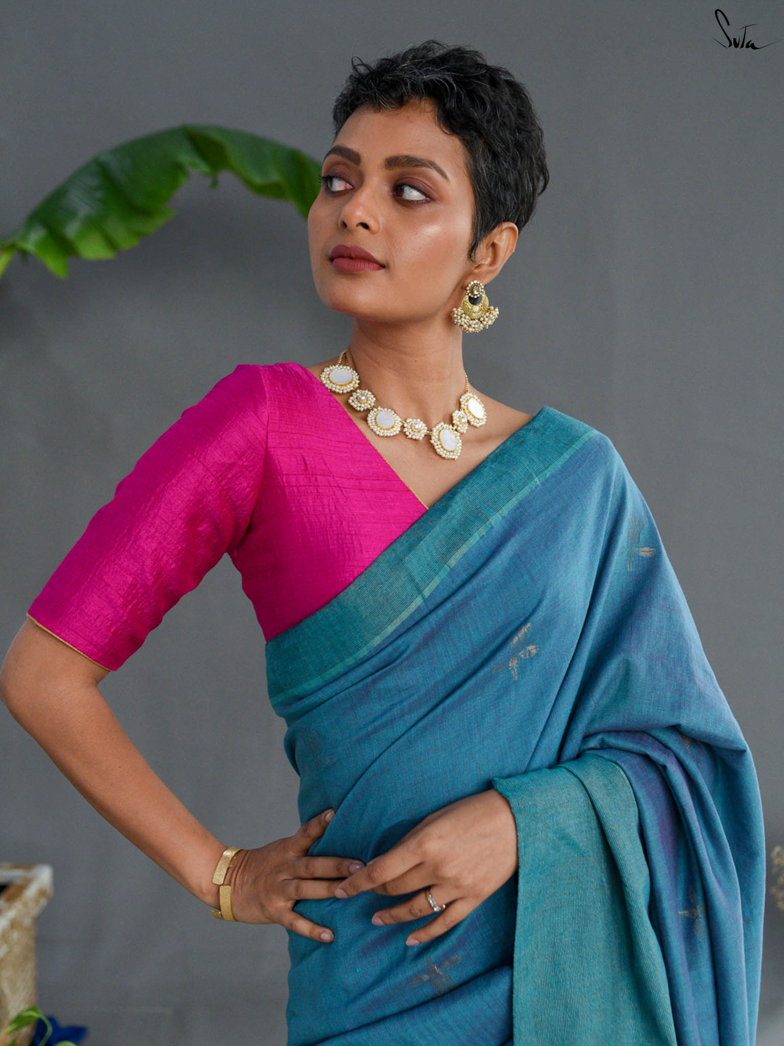 Suta Turquoise Blue & Gold-Toned Floral Woven Design Zari Pure Cotton Saree