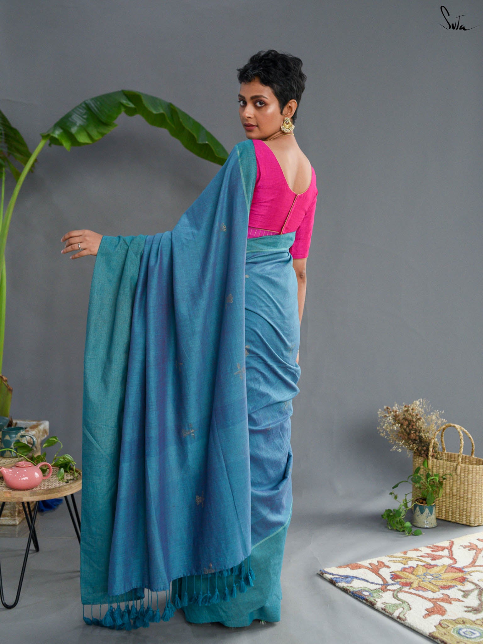Suta Turquoise Blue & Gold-Toned Floral Woven Design Zari Pure Cotton Saree