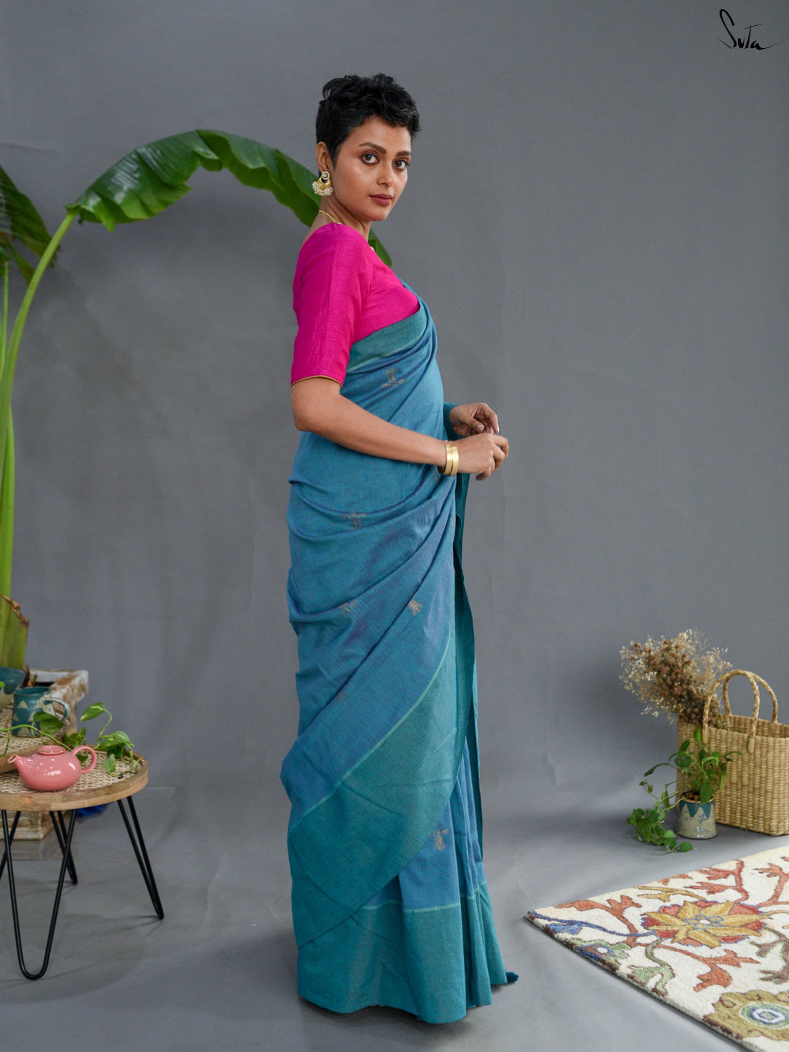 Suta Turquoise Blue & Gold-Toned Floral Woven Design Zari Pure Cotton Saree