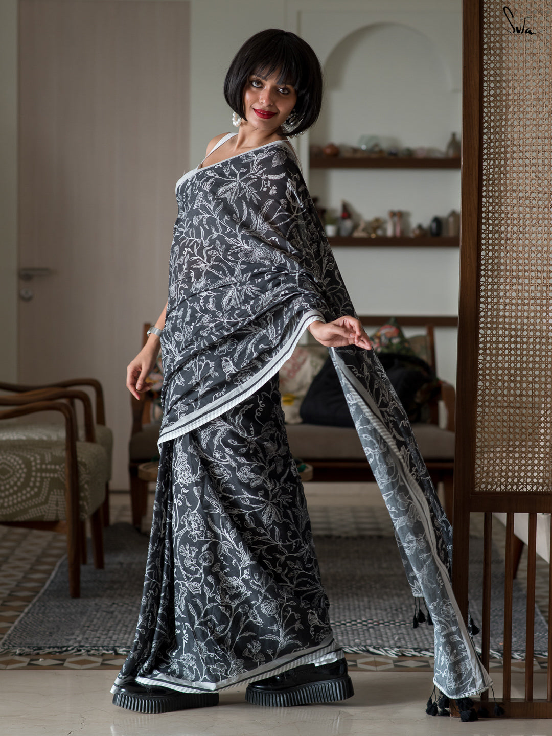 A Tale Of Raven Saree