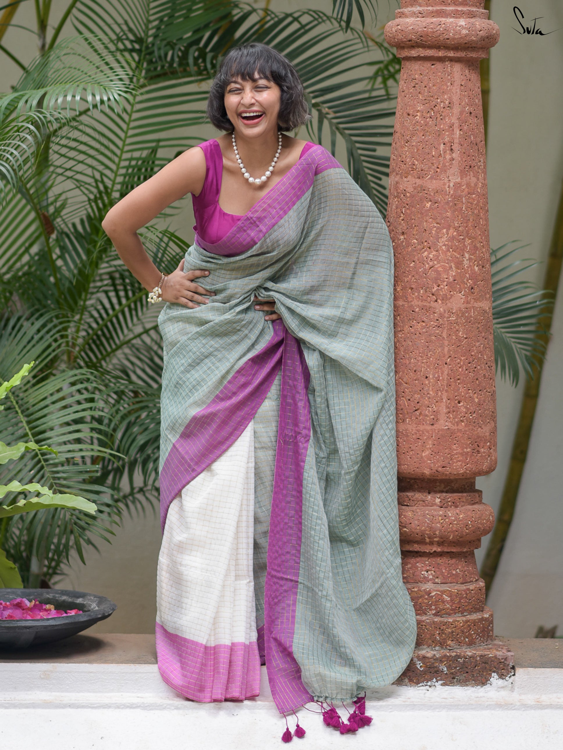 Gulaabi Suraahein