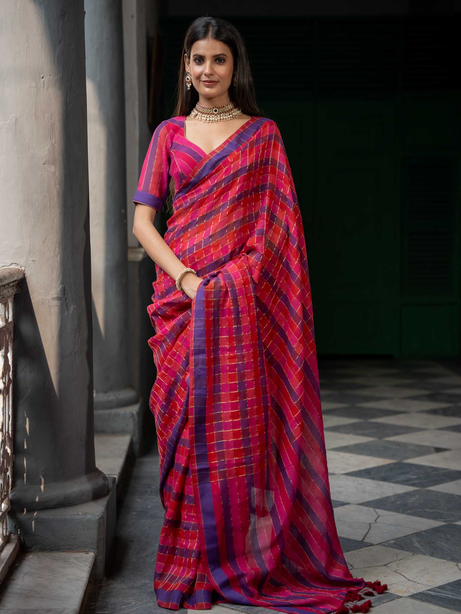 Suta Women Checked Zari Pure Cotton Saree