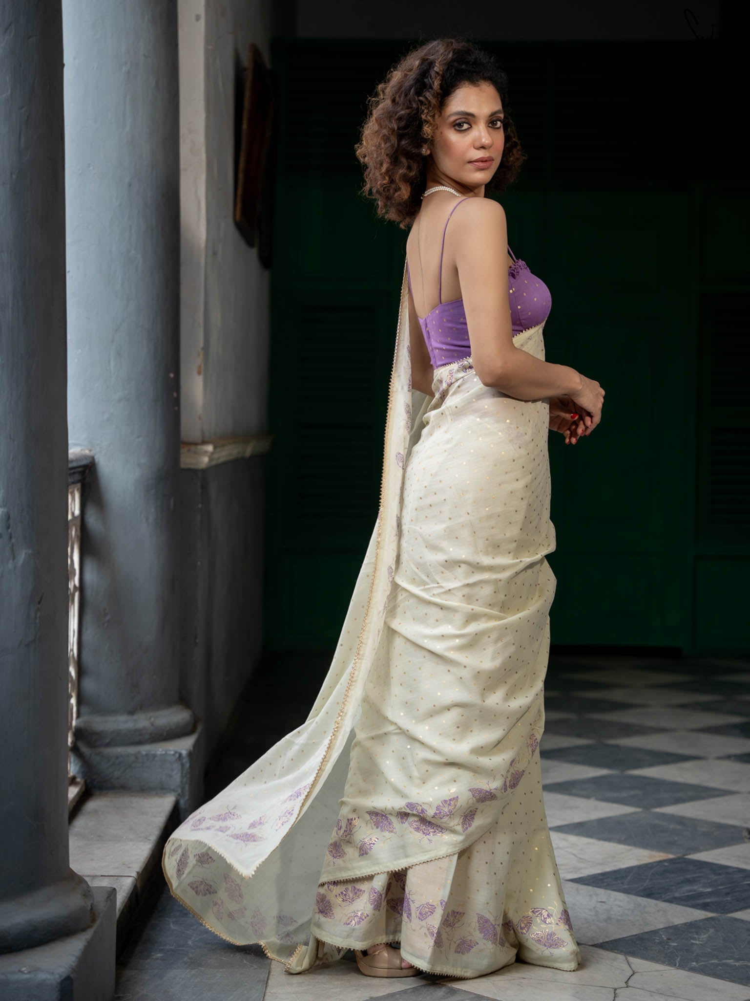 Suta Floral Printed Mukaish Saree