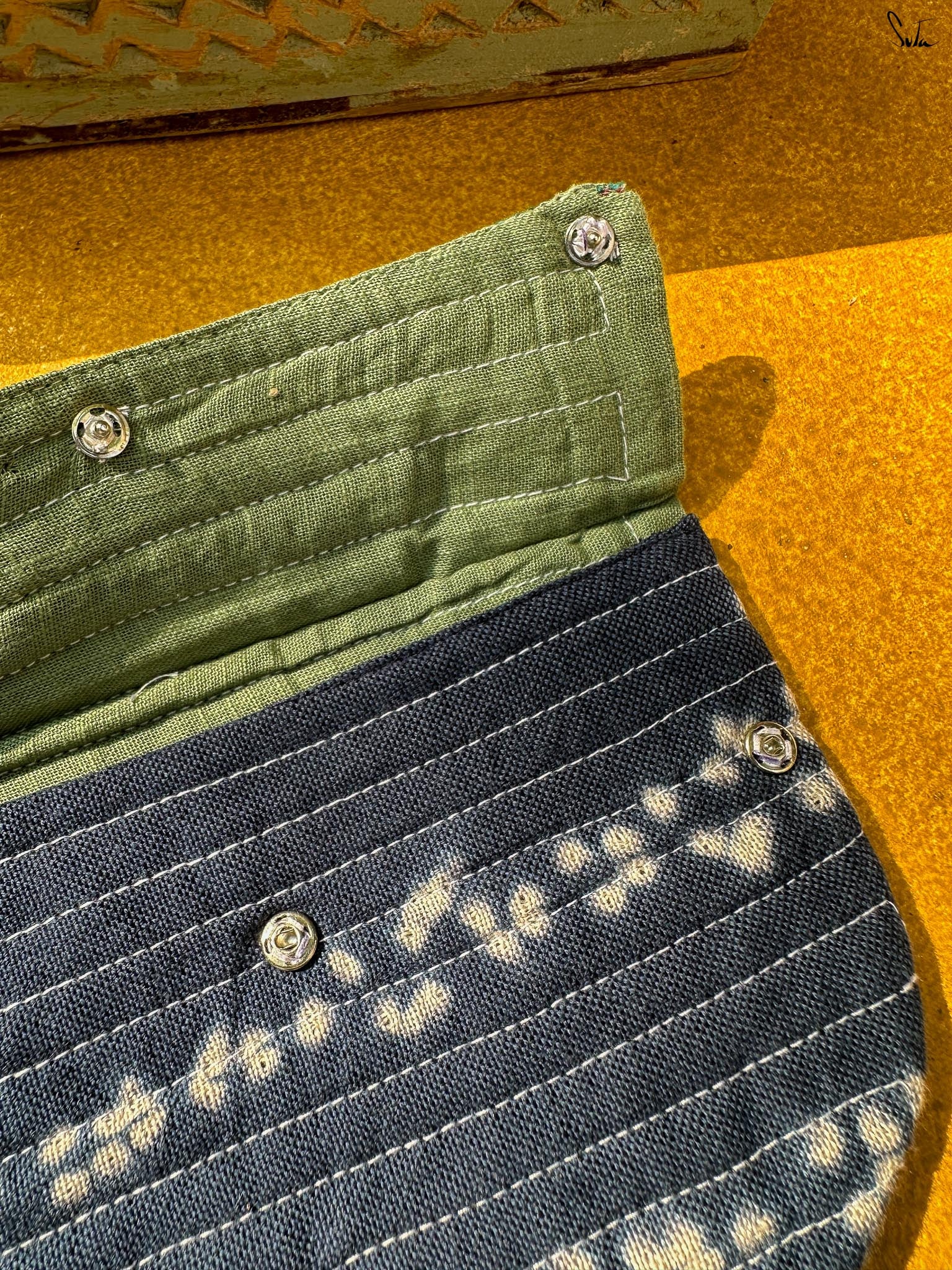 Smoky Loom