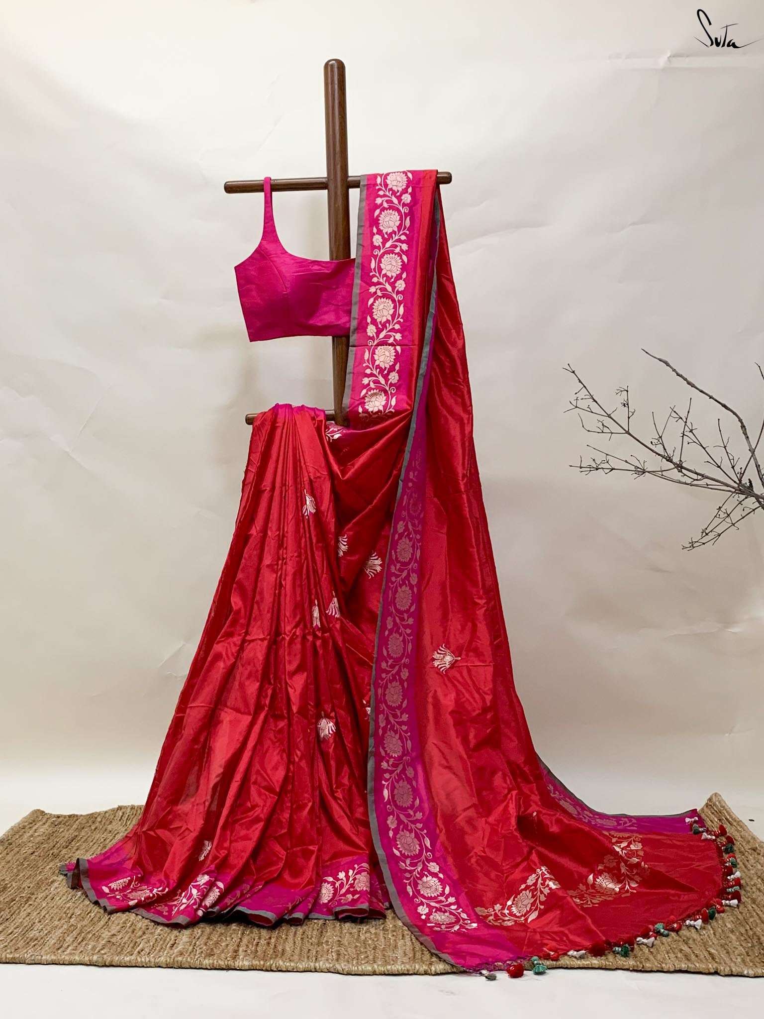 Laal Rose