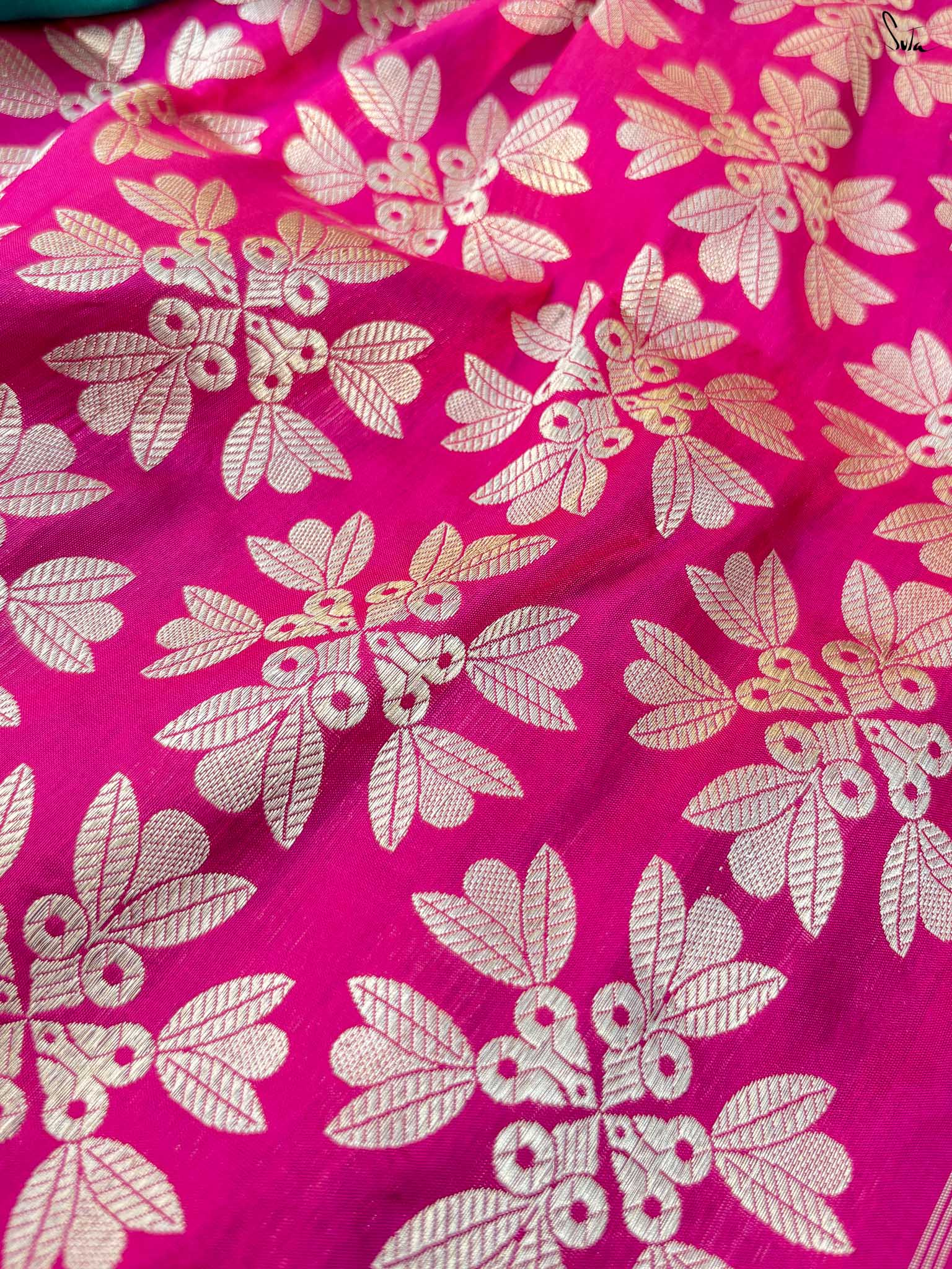 Jashn-e-ishq Green Banarasi Saree