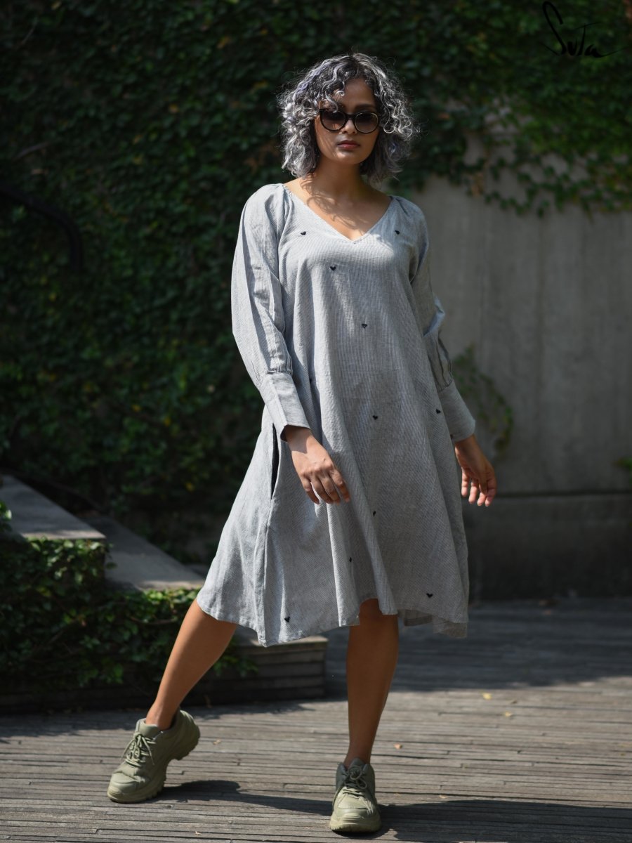 Novelist on vacation (Dress) - suta