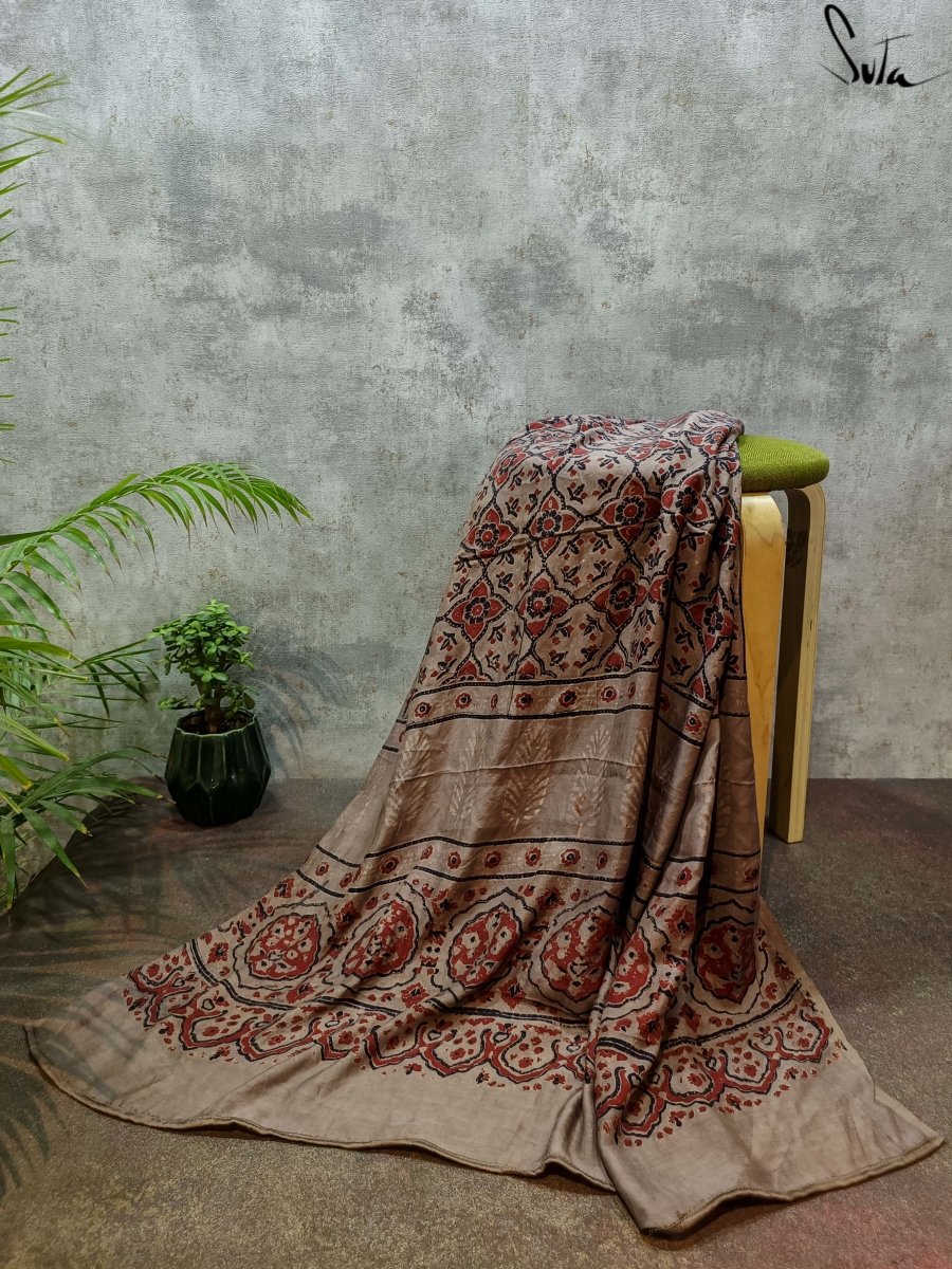 Antique walls (Dupatta) - suta