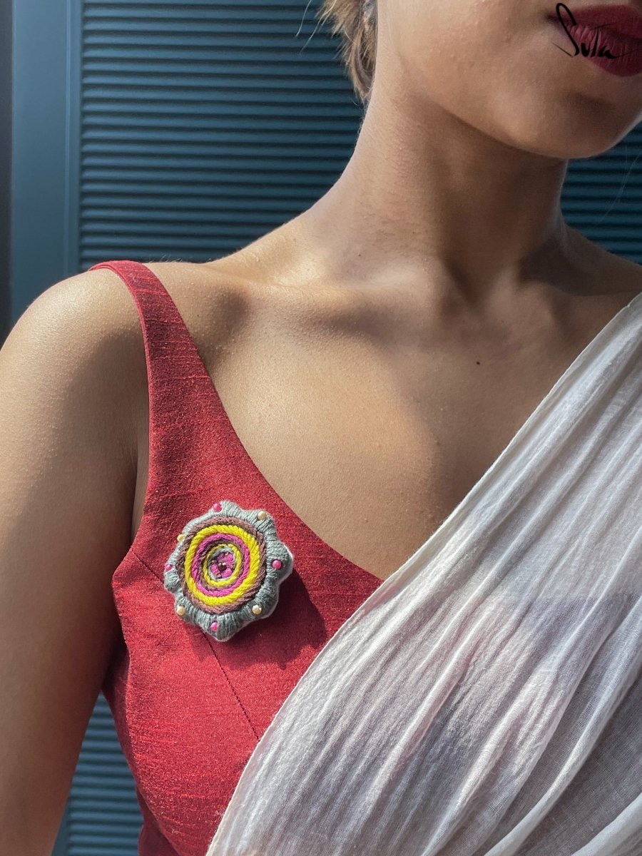 Chhui-Mui (Brooch) - suta.in