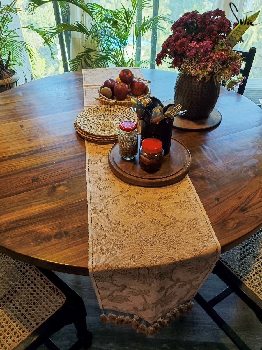 Cinnamon Apple Scones (Table Runner) - suta